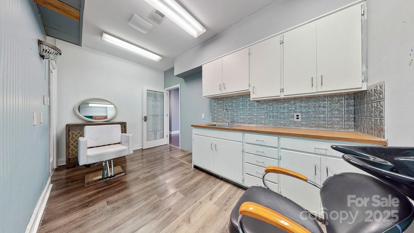 1601 Ebenezer Road Property Photo 21