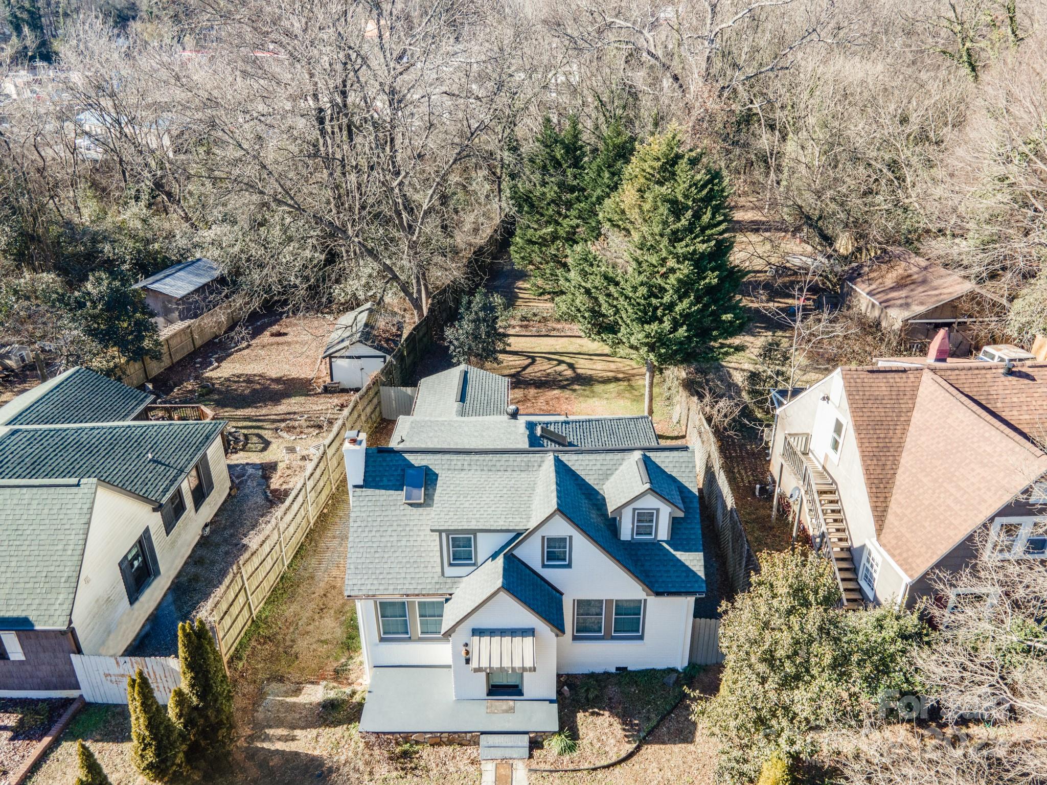 3724 Commonwealth Avenue Property Photo 1