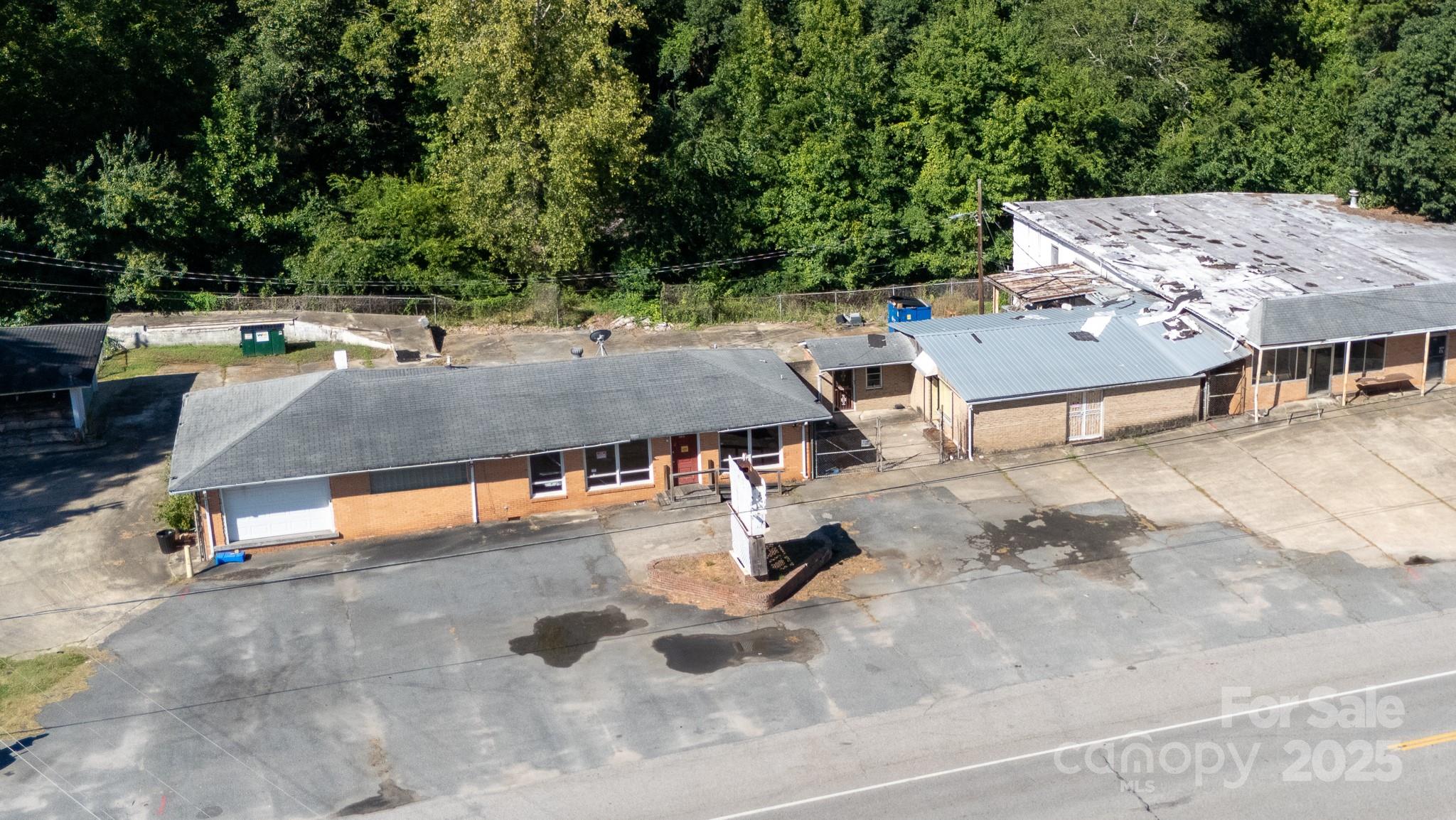 3835 Lesslie Highway Property Photo 3