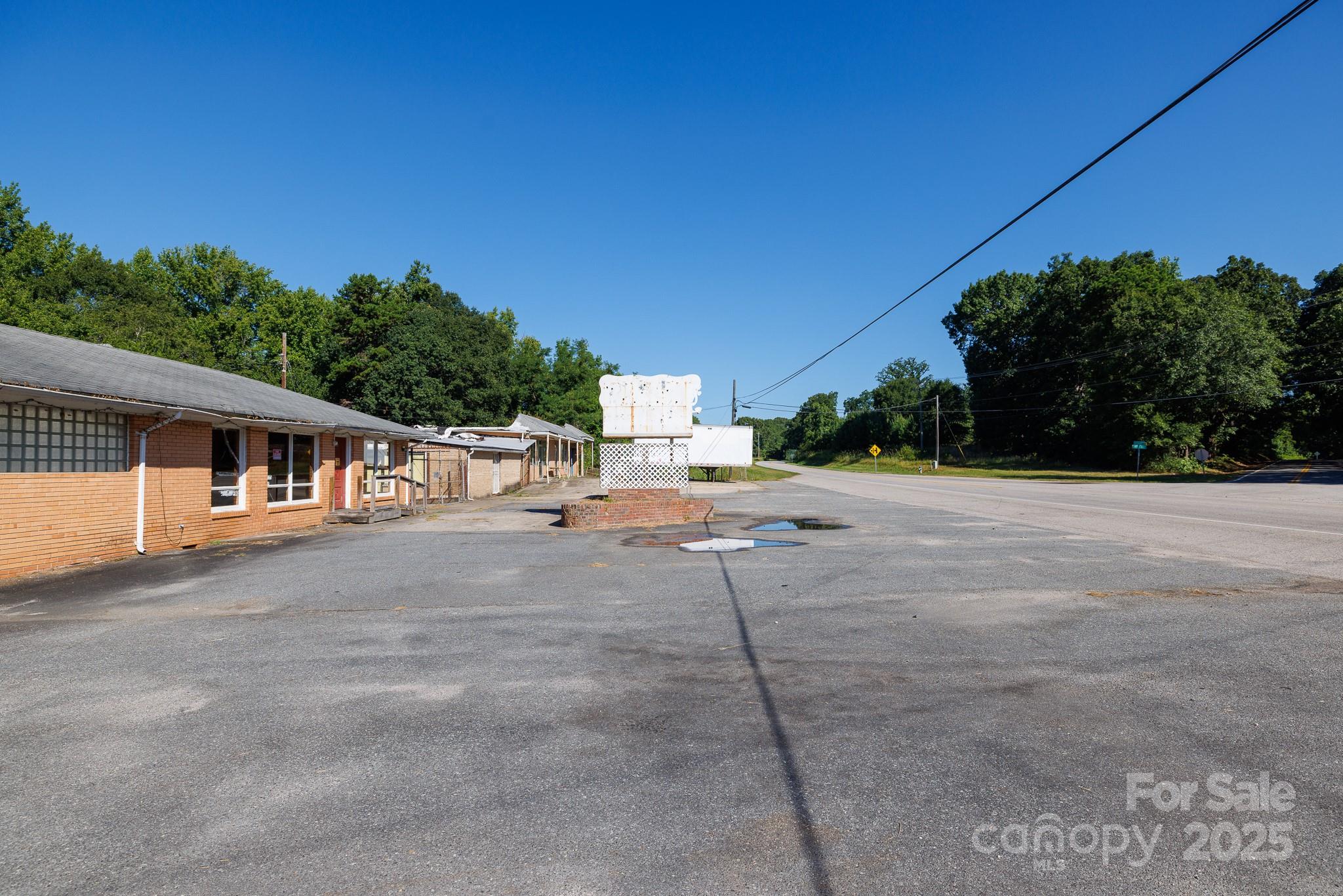 3835 Lesslie Highway Property Photo 4