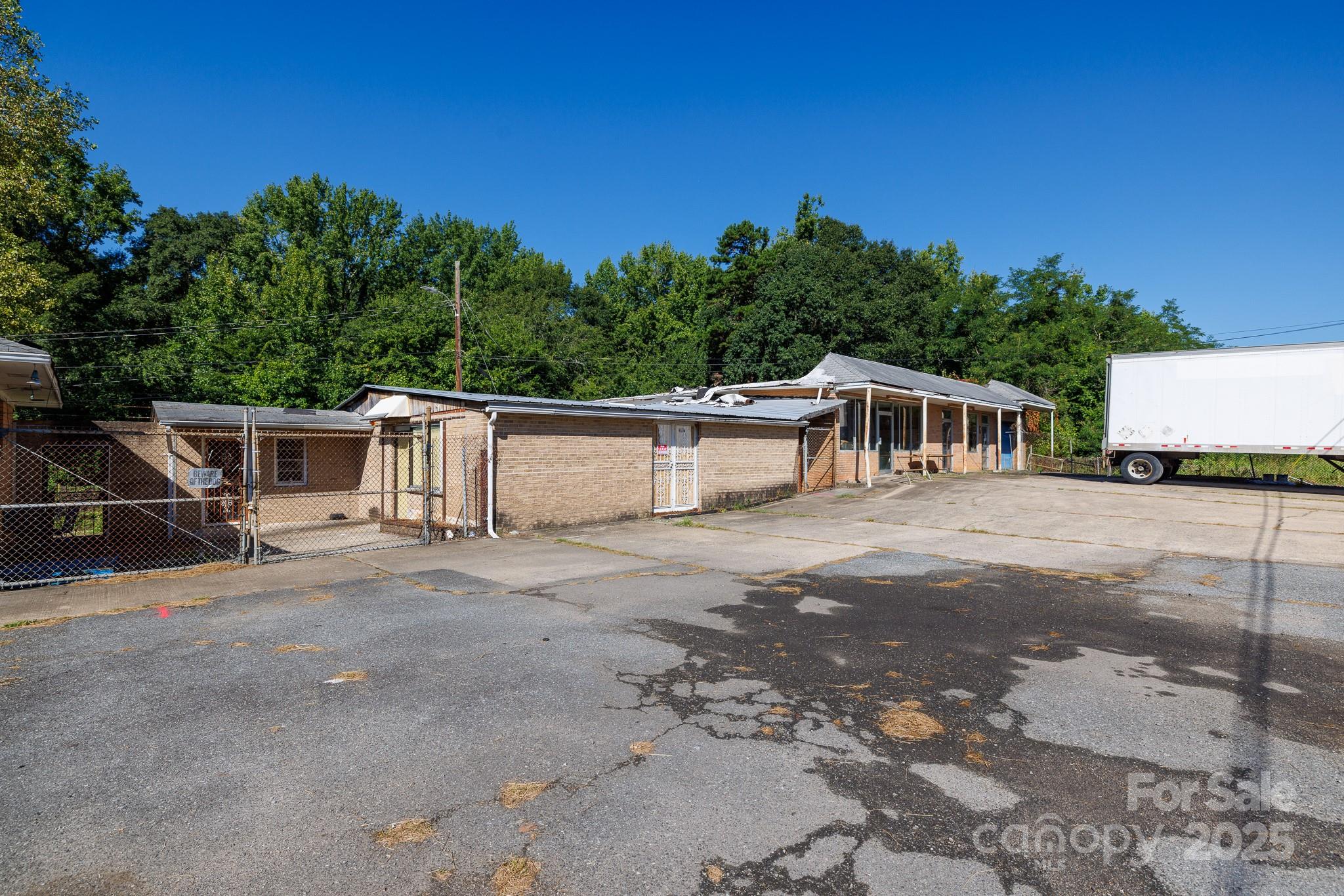 3835 Lesslie Highway Property Photo 7