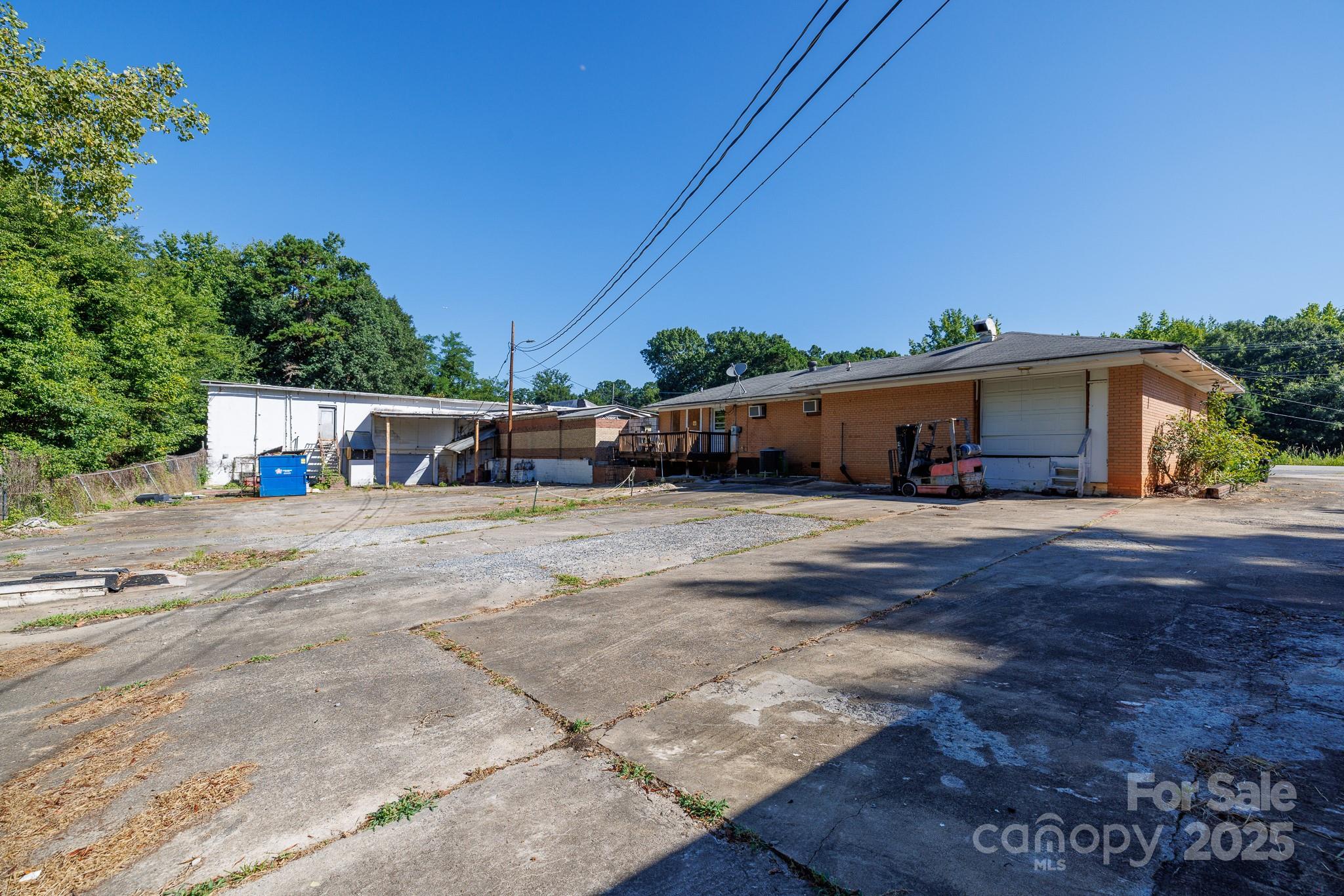 3835 Lesslie Highway Property Photo 11