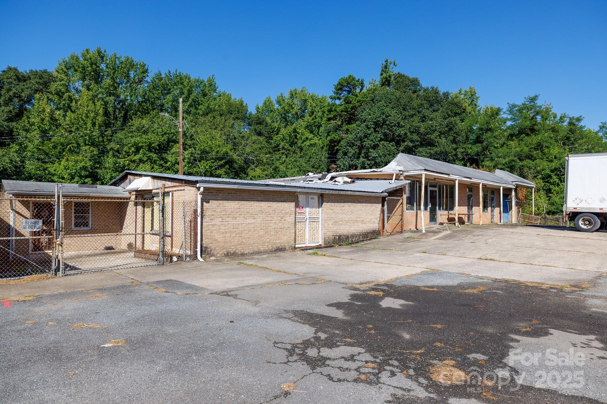 3835 Lesslie Highway Property Photo 14