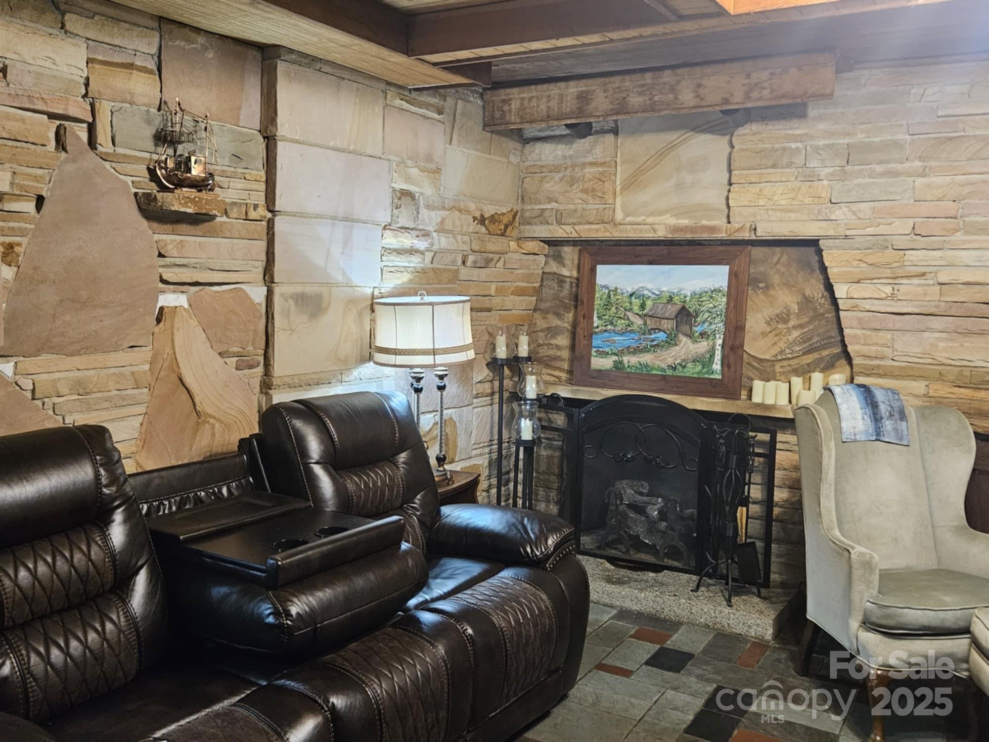 3835 Lesslie Highway Property Photo 24