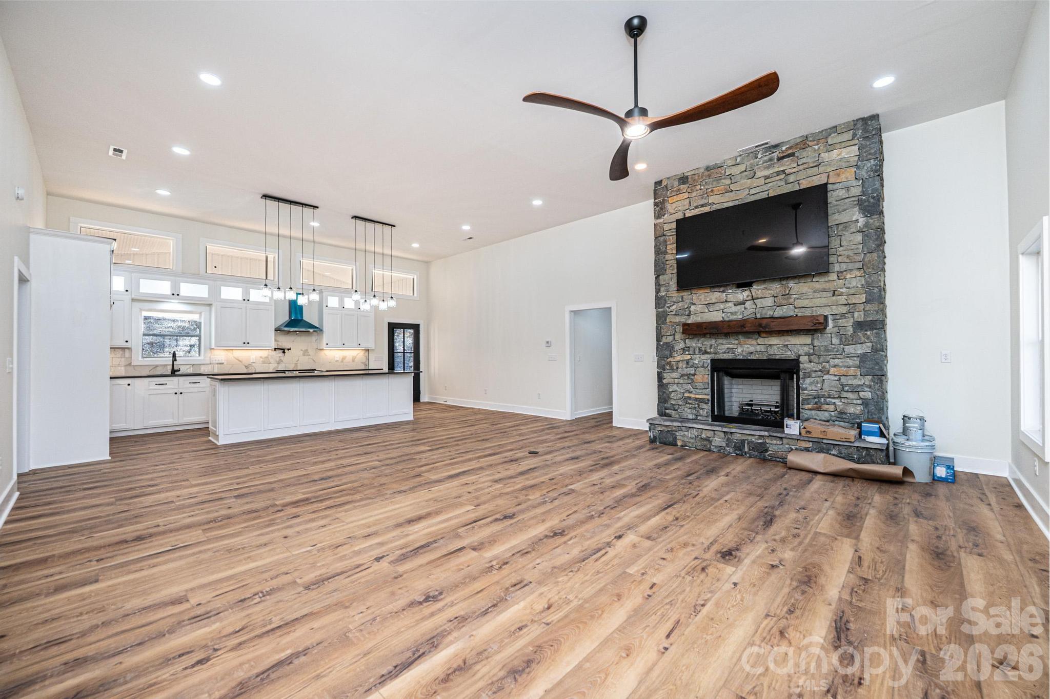 1721 Songbird Court Property Photo 4