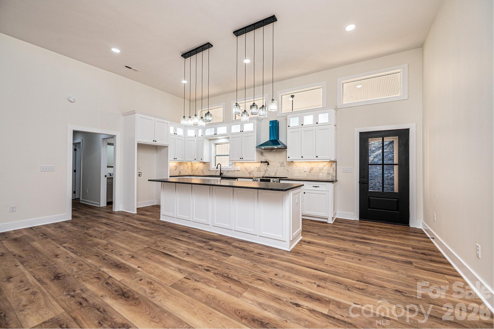1721 Songbird Court Property Photo 9