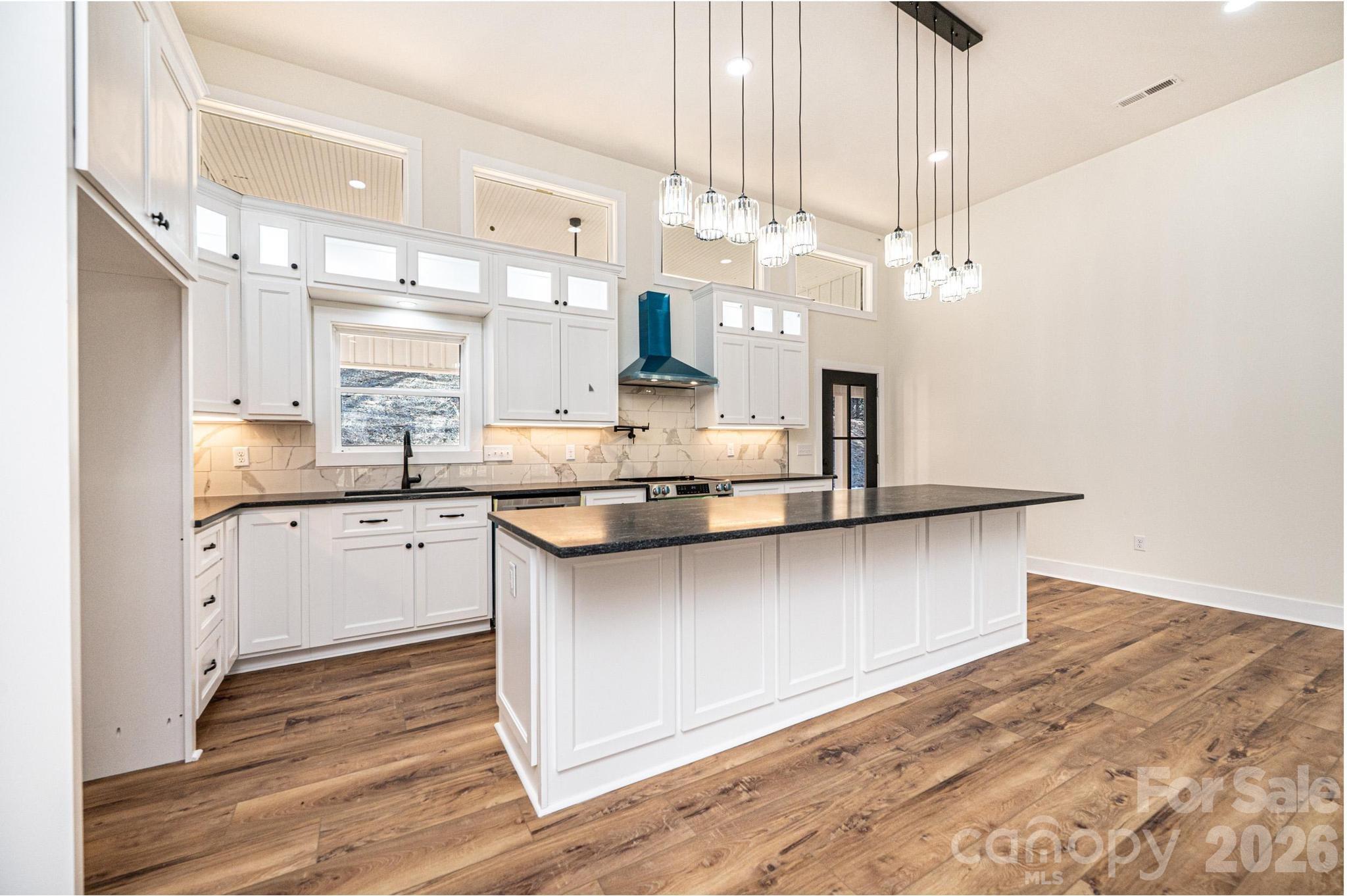 1721 Songbird Court Property Photo 11