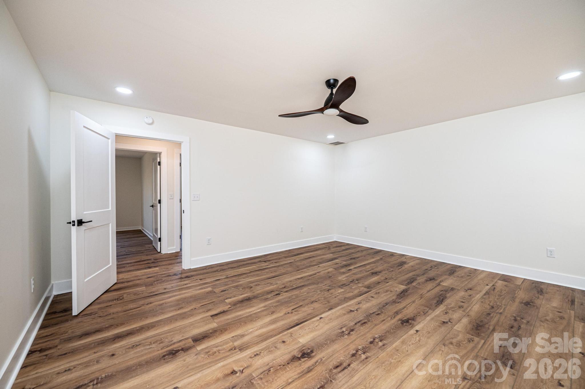 1721 Songbird Court Property Photo 24