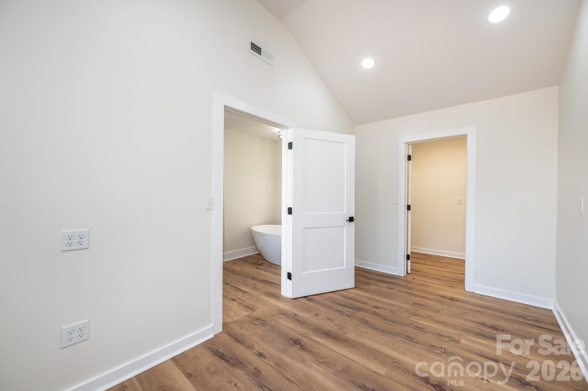 1721 Songbird Court Property Photo 26