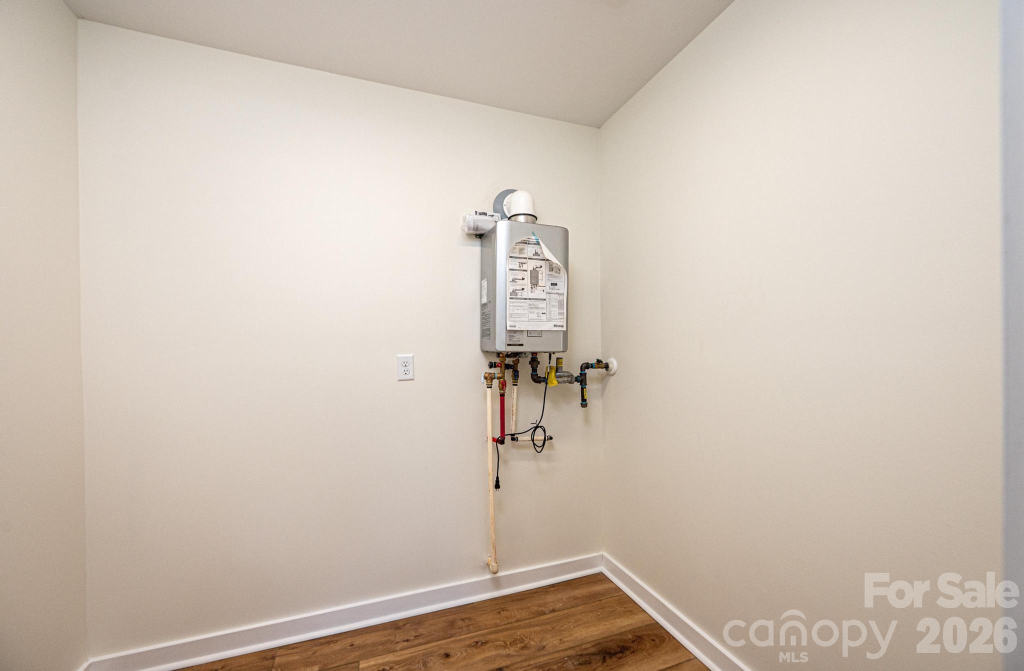 1721 Songbird Court Property Photo 27