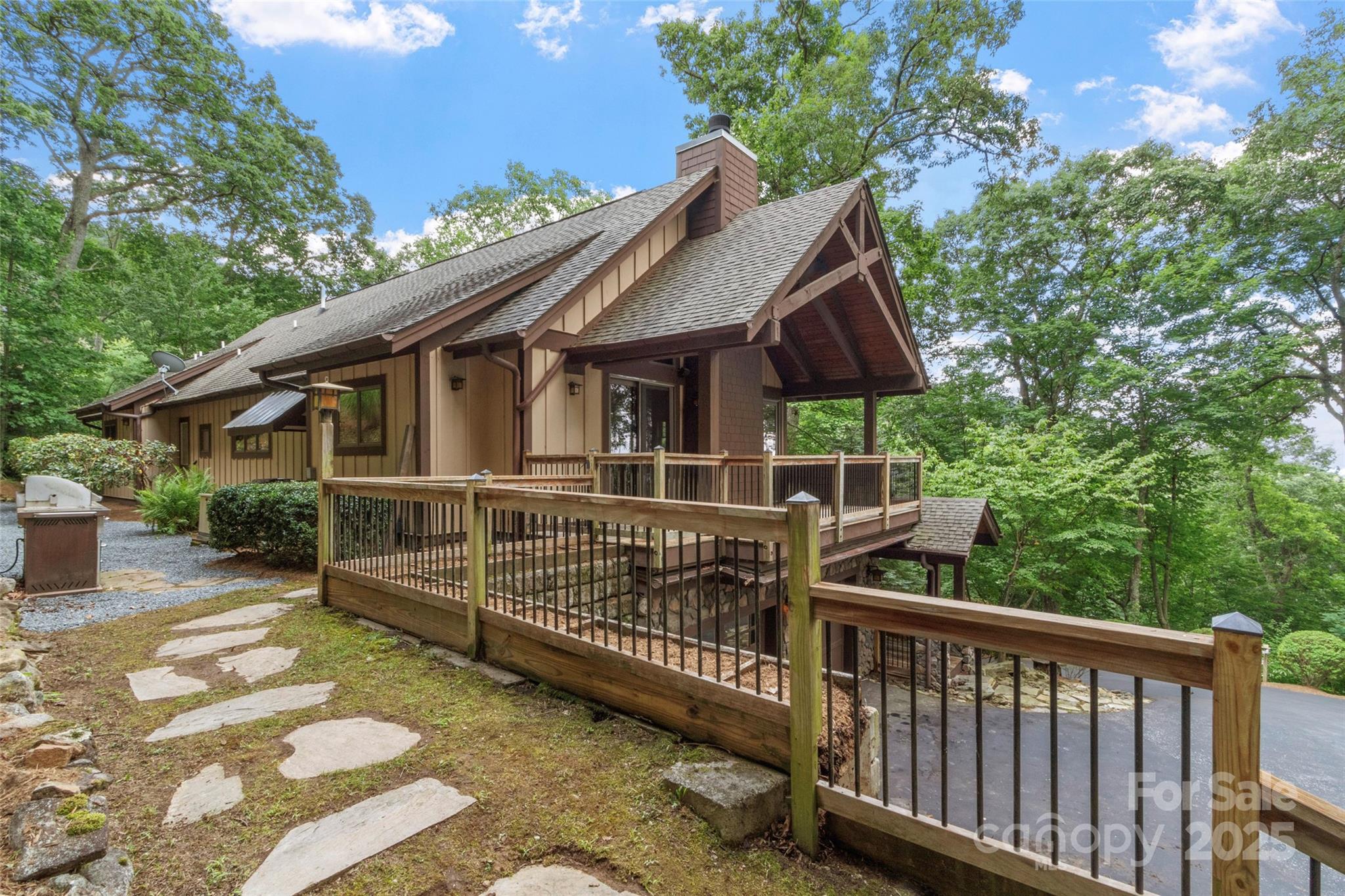 321 Sunset Point Road Property Photo 1