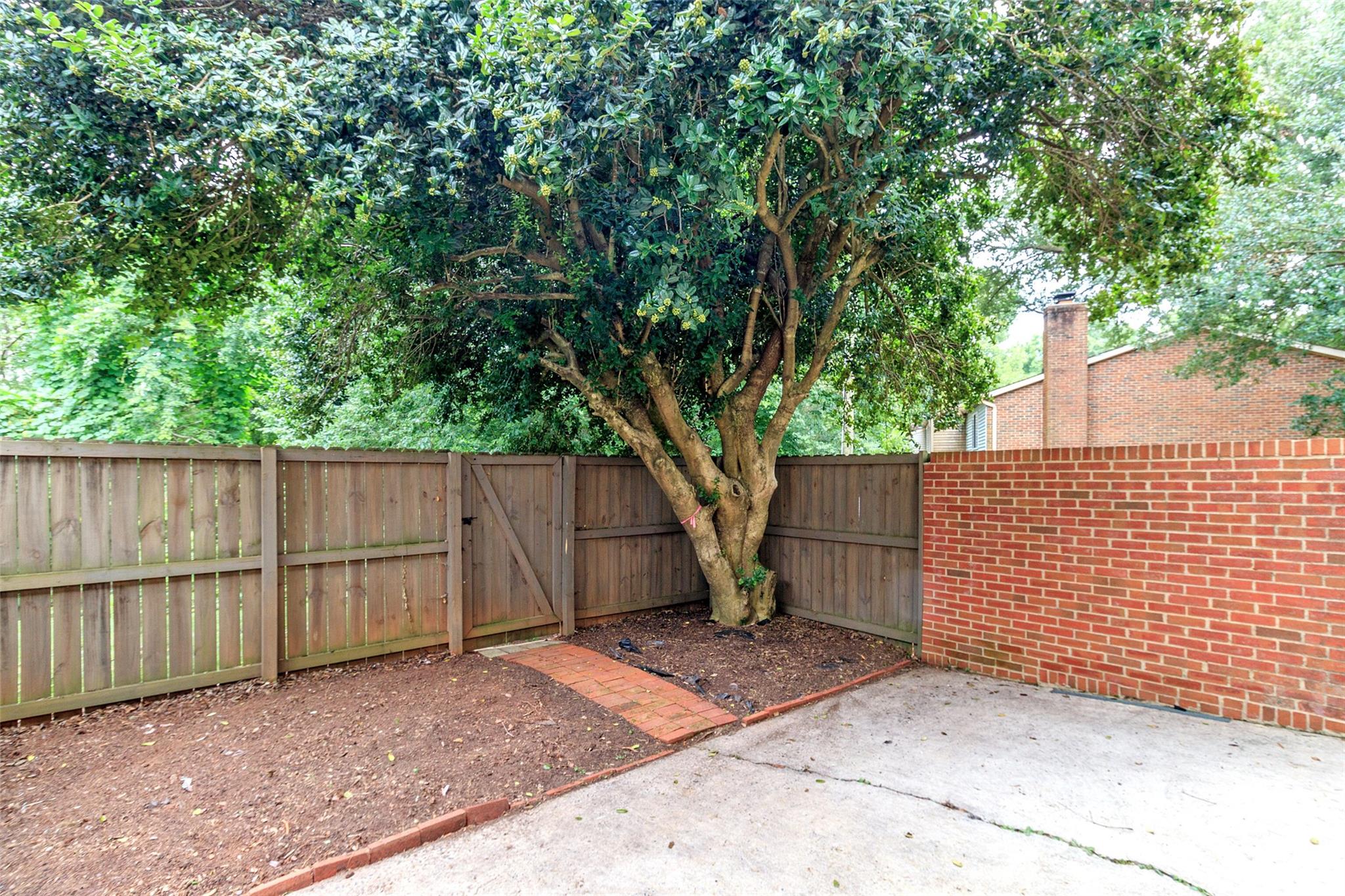 8300 Knights Bridge Road Property Photo 38