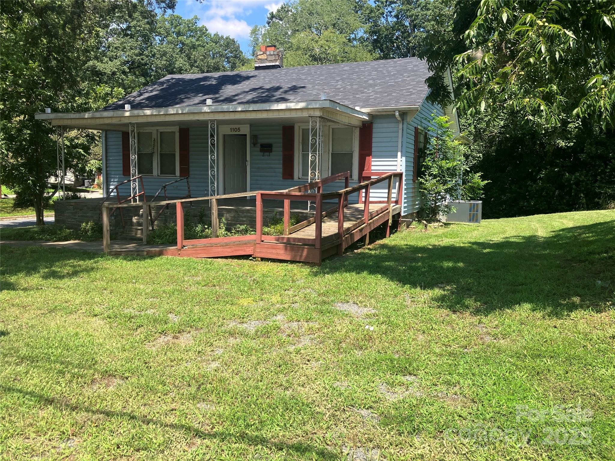 1105 E Main Street Property Photo 1