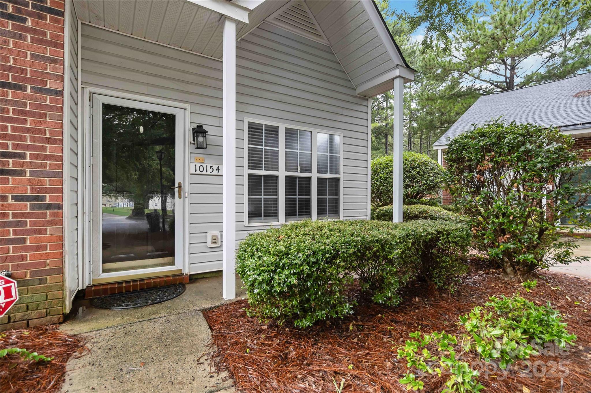 10154 Forest Landing Drive Property Photo 3