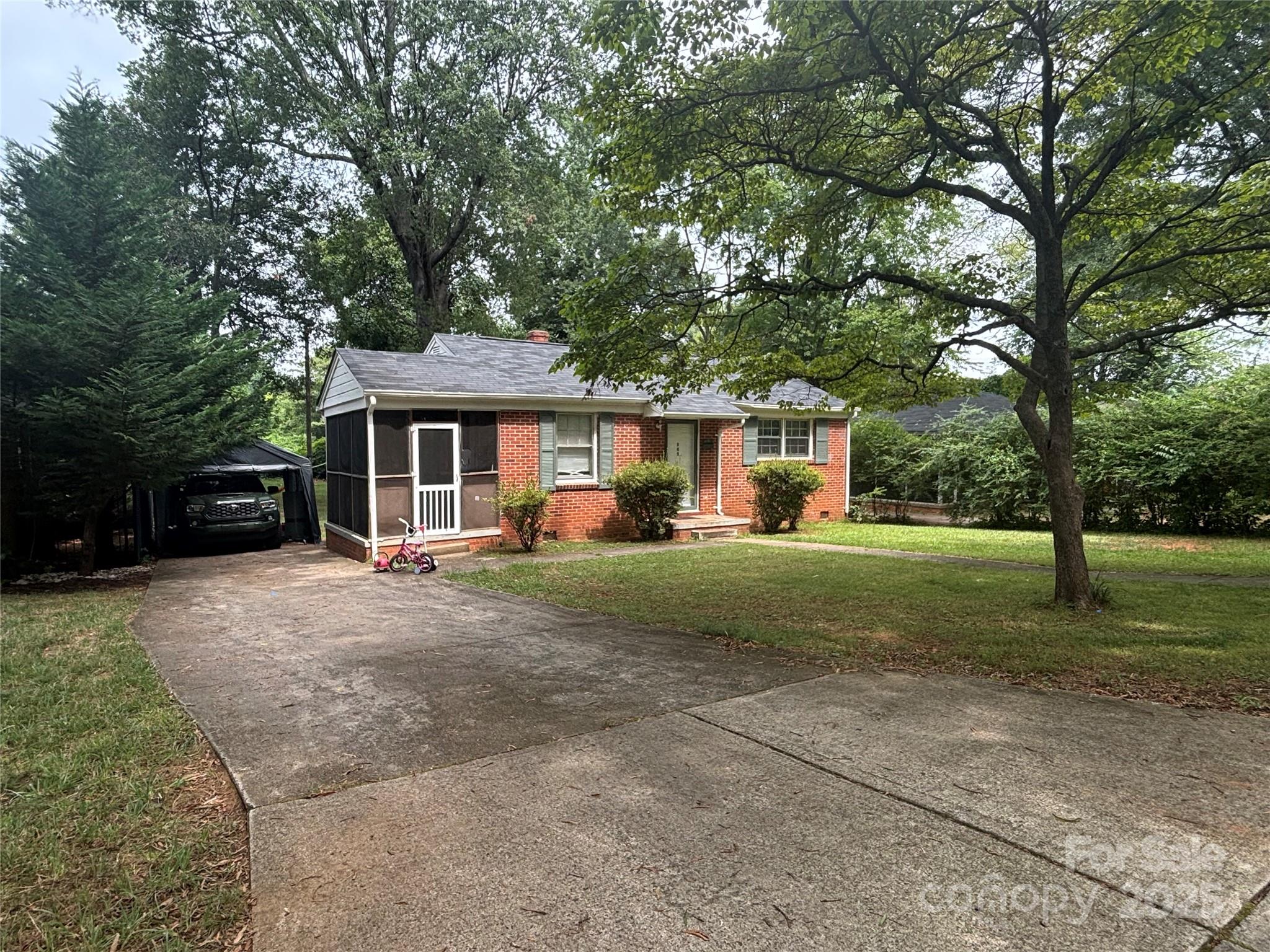 345 Fannie Circle Property Photo 3