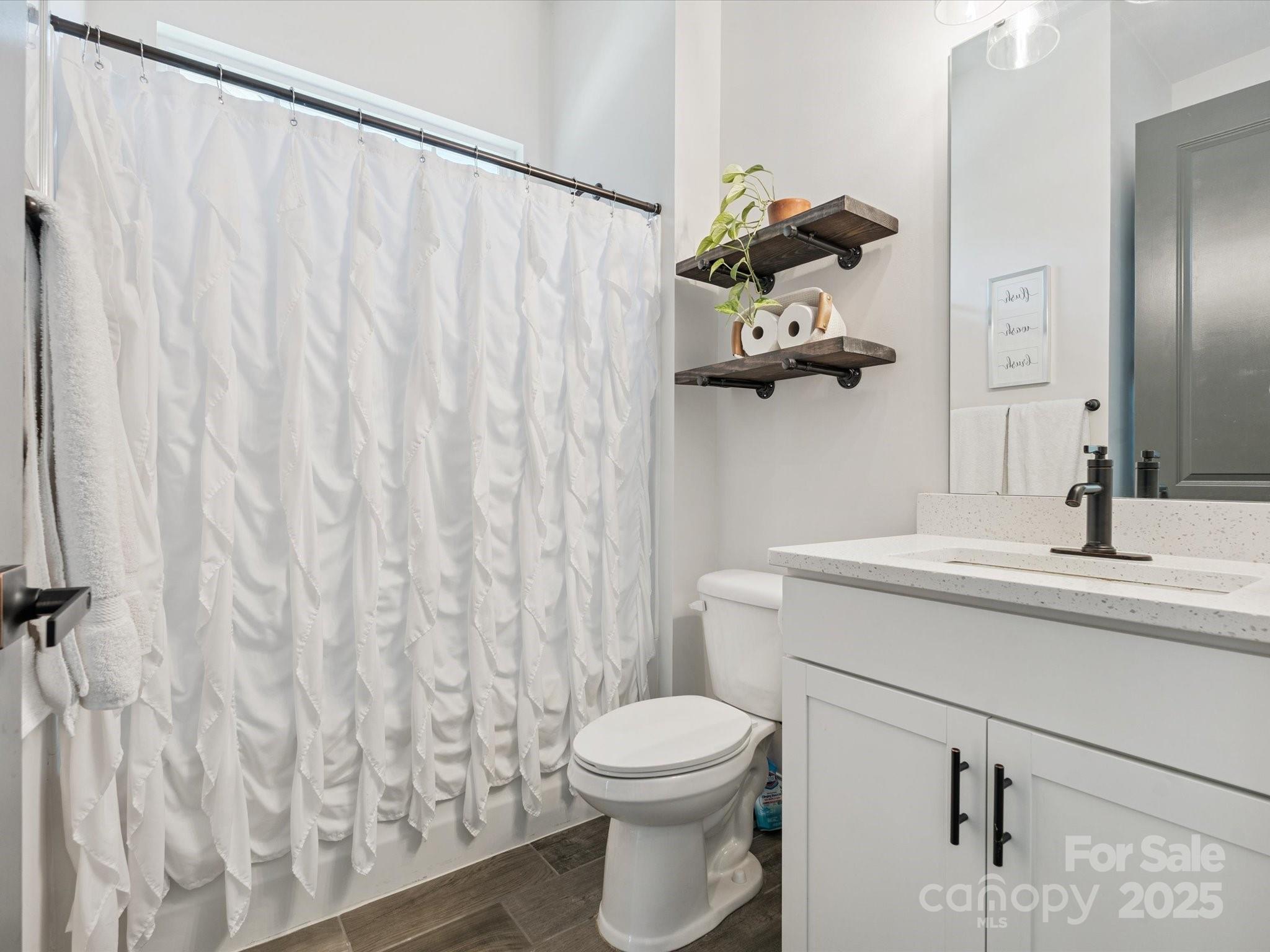 6005 Petersburg Drive Property Photo 6