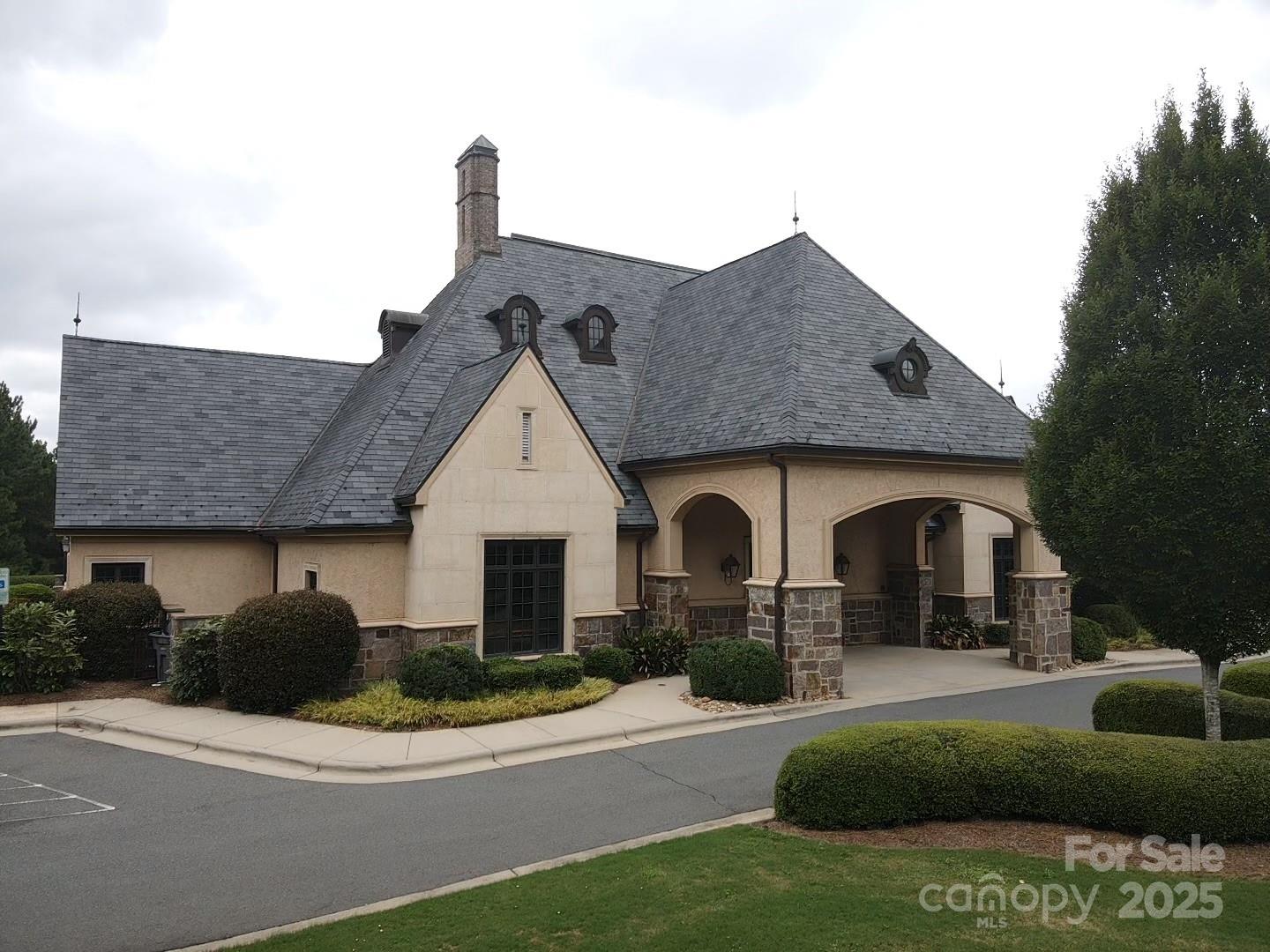 3235 Lake Pointe Drive Property Photo 4