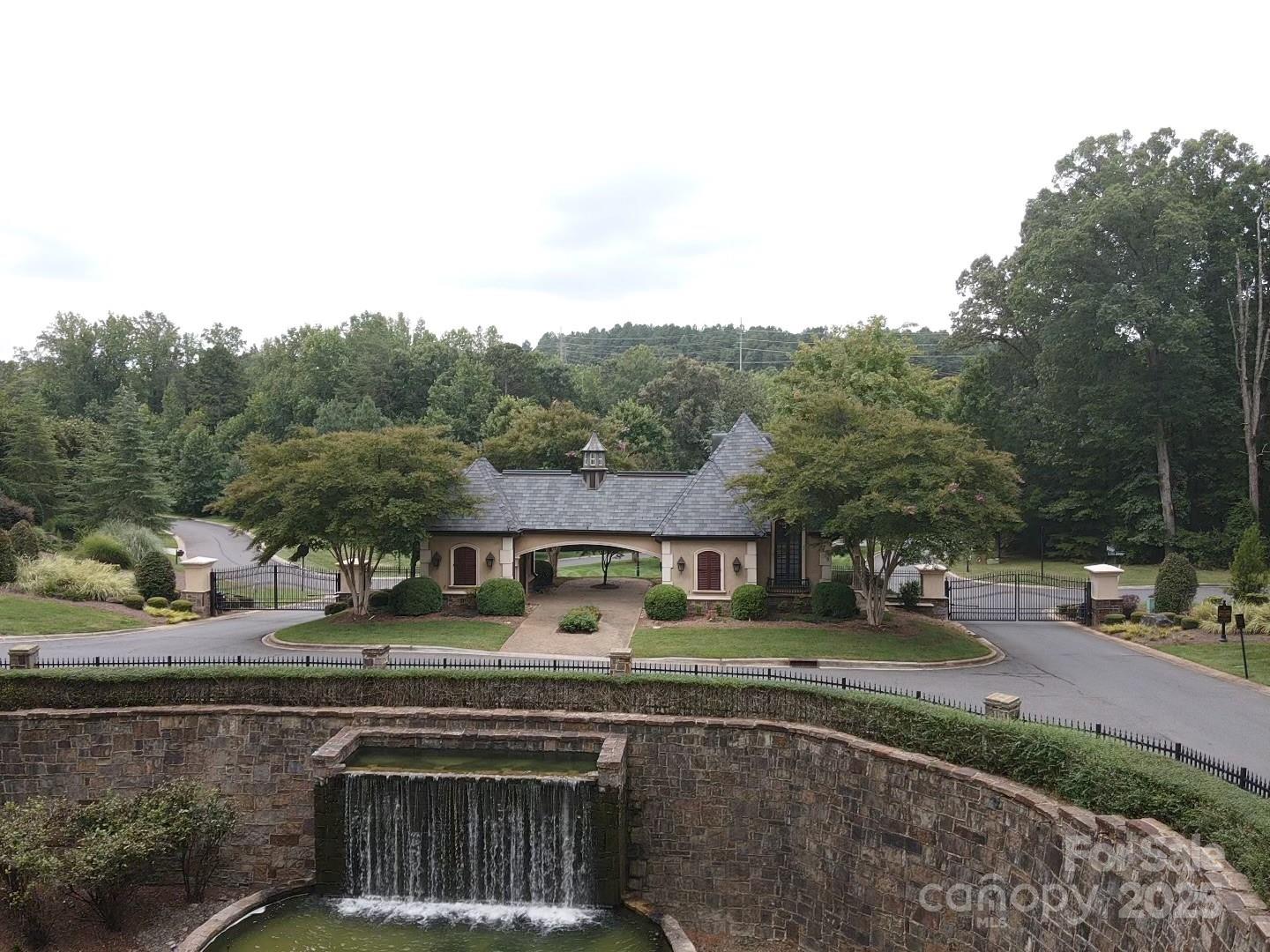 3235 Lake Pointe Drive Property Photo 6