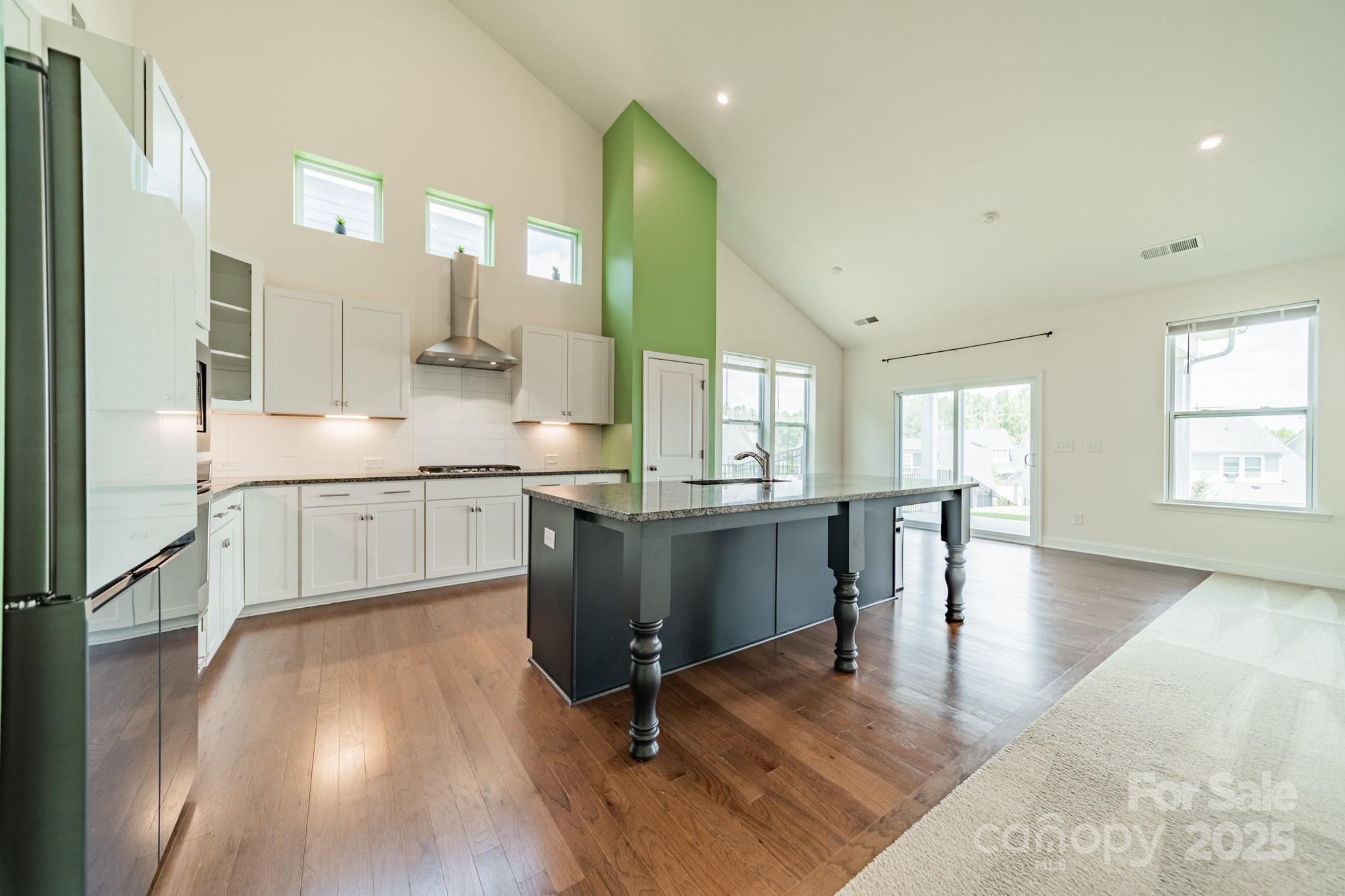 558 Red Wolf Lane Property Photo 6