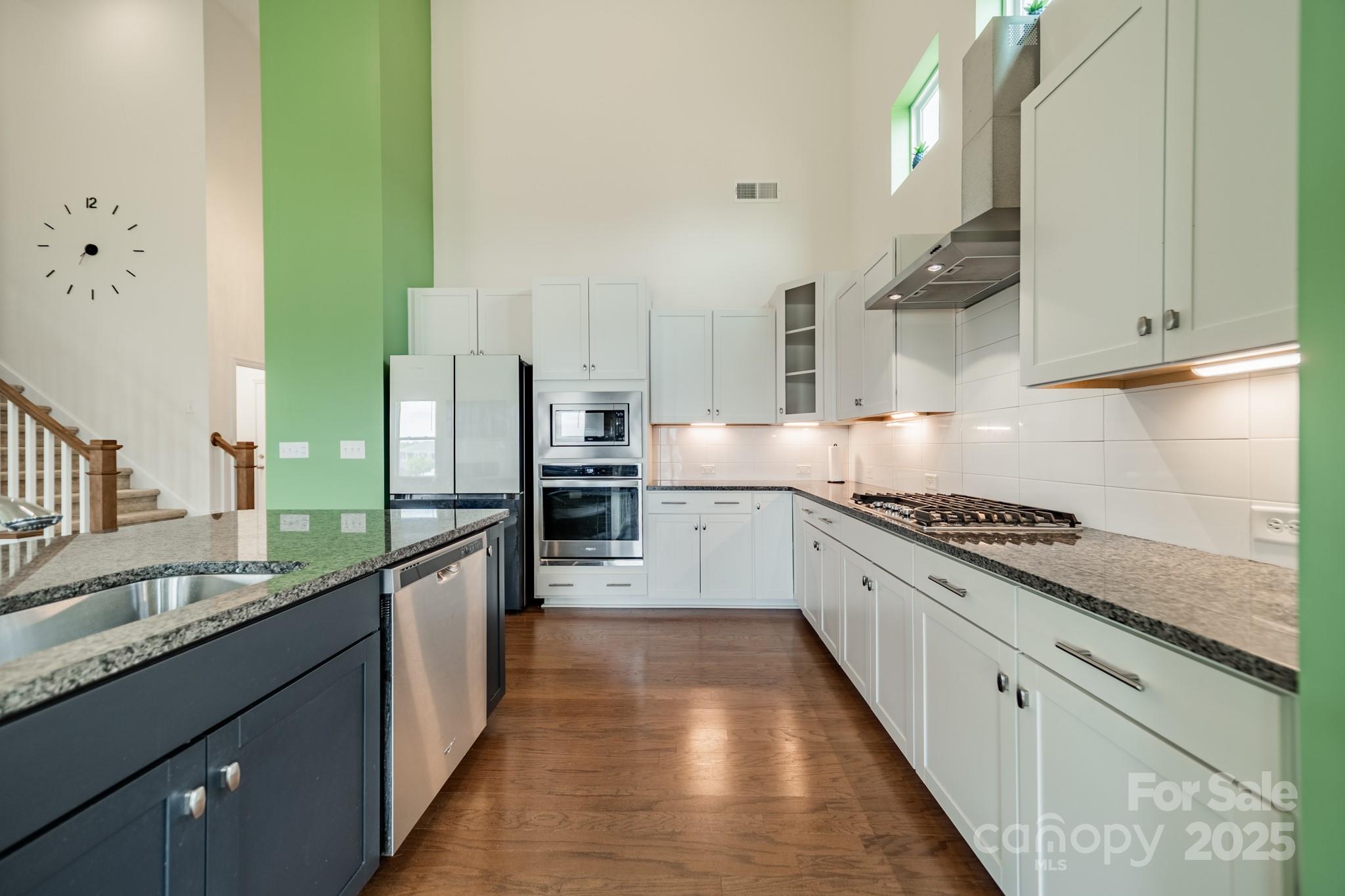 558 Red Wolf Lane Property Photo 8