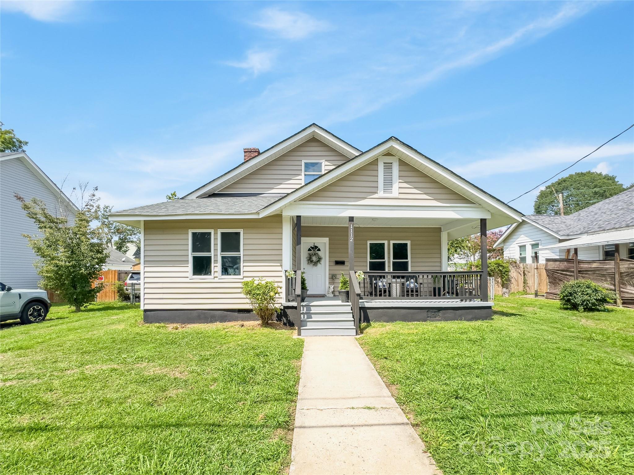 1112 W 5th Avenue Property Photo 1