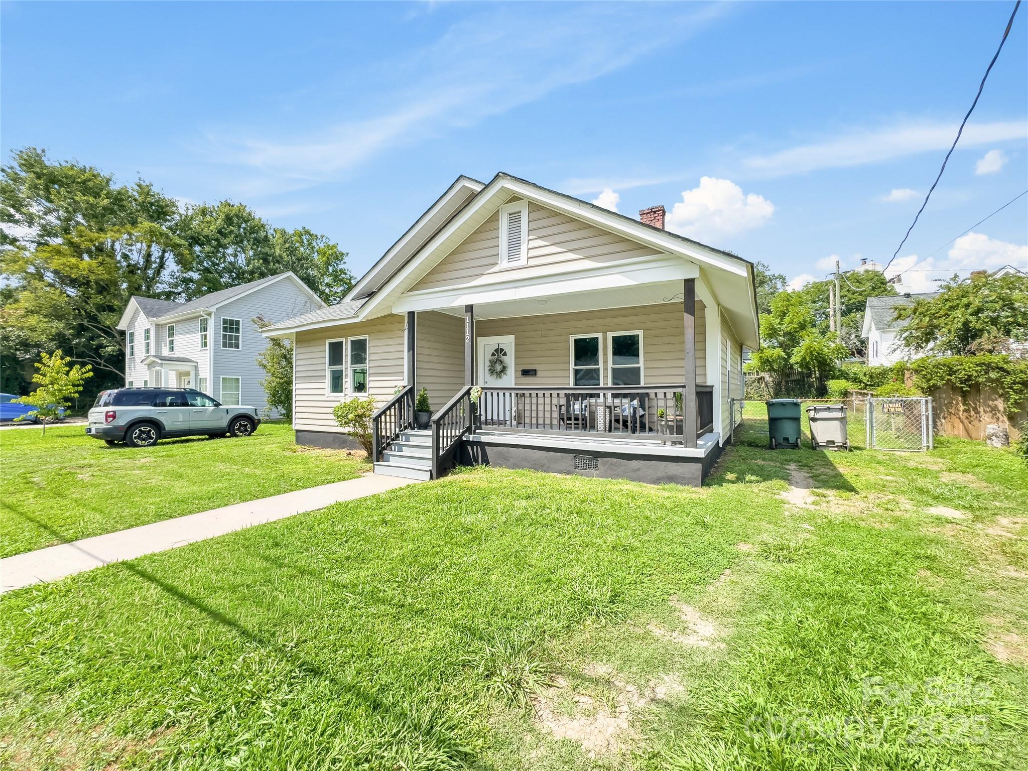 1112 W 5th Avenue Property Photo 2