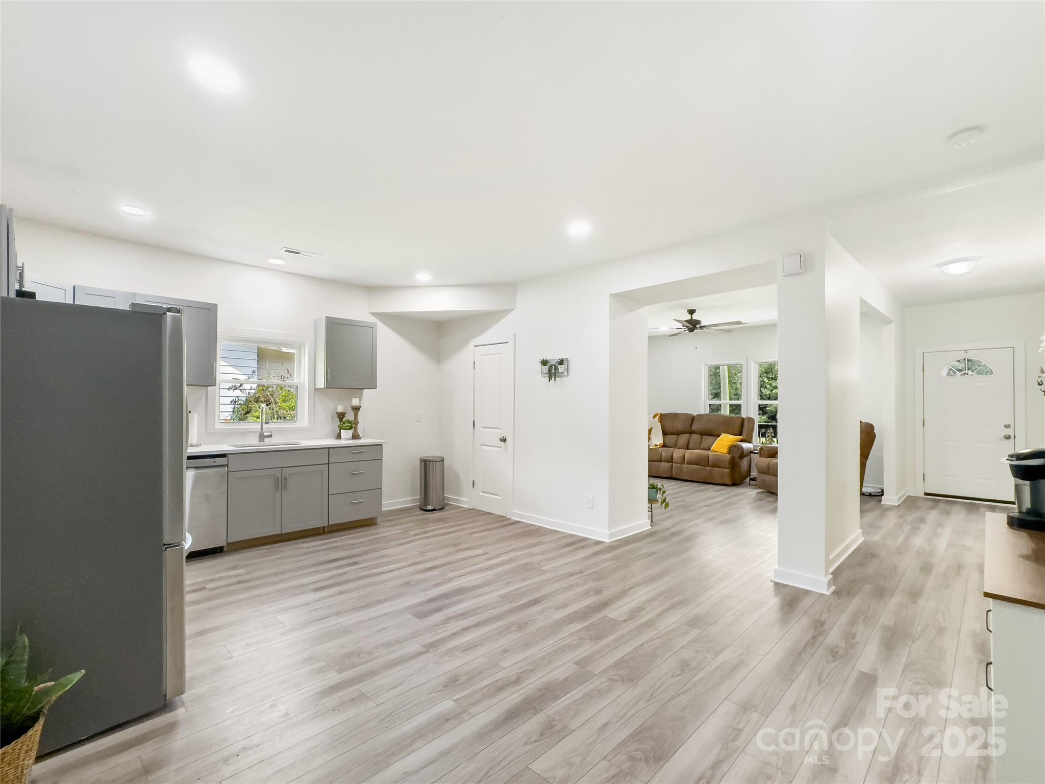 1112 W 5th Avenue Property Photo 12