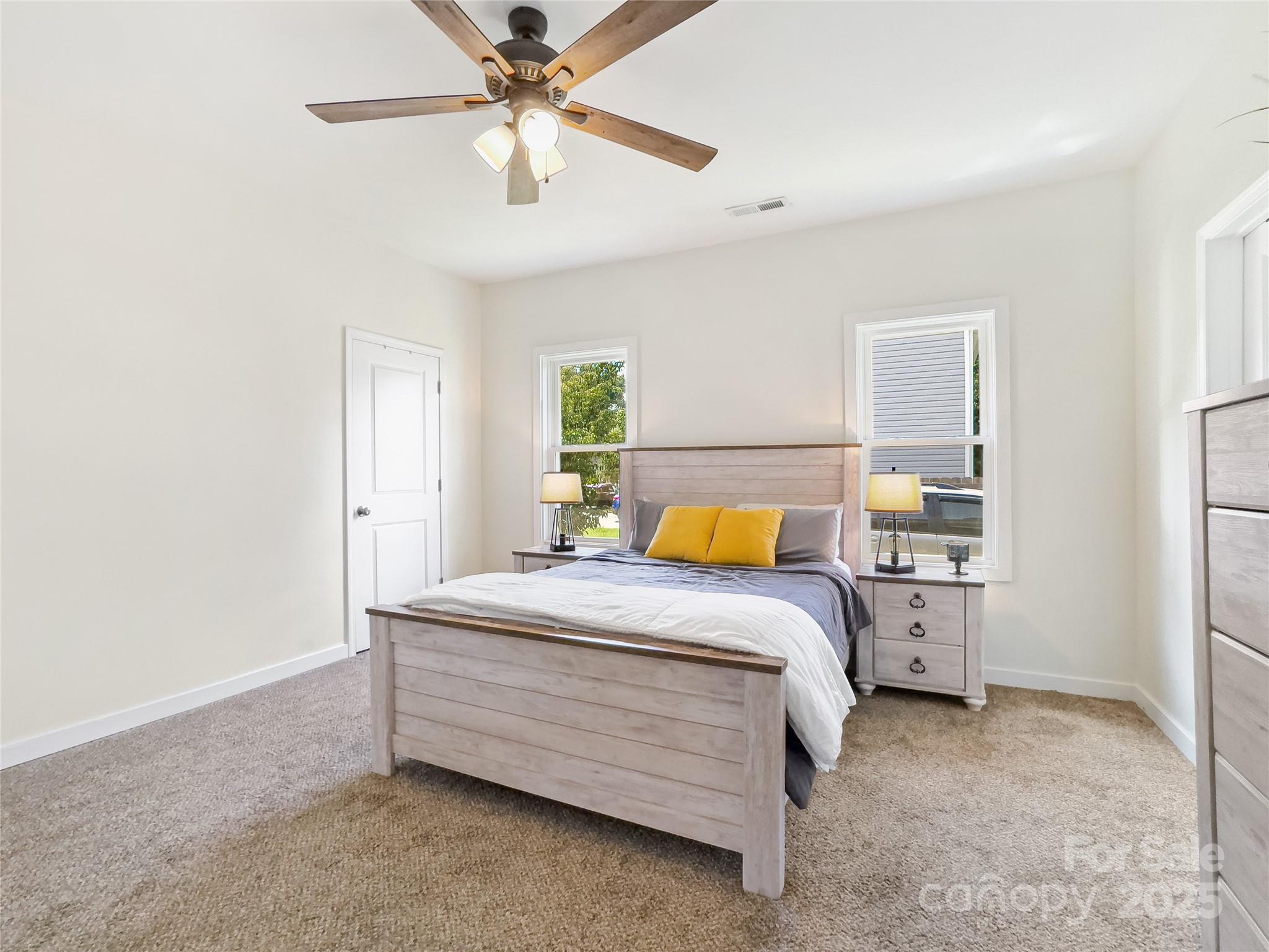 1112 W 5th Avenue Property Photo 15