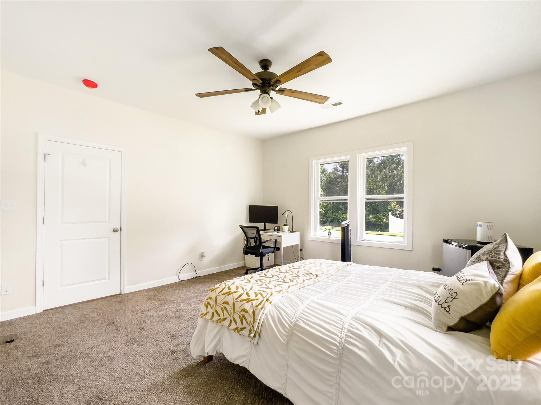 1112 W 5th Avenue Property Photo 21