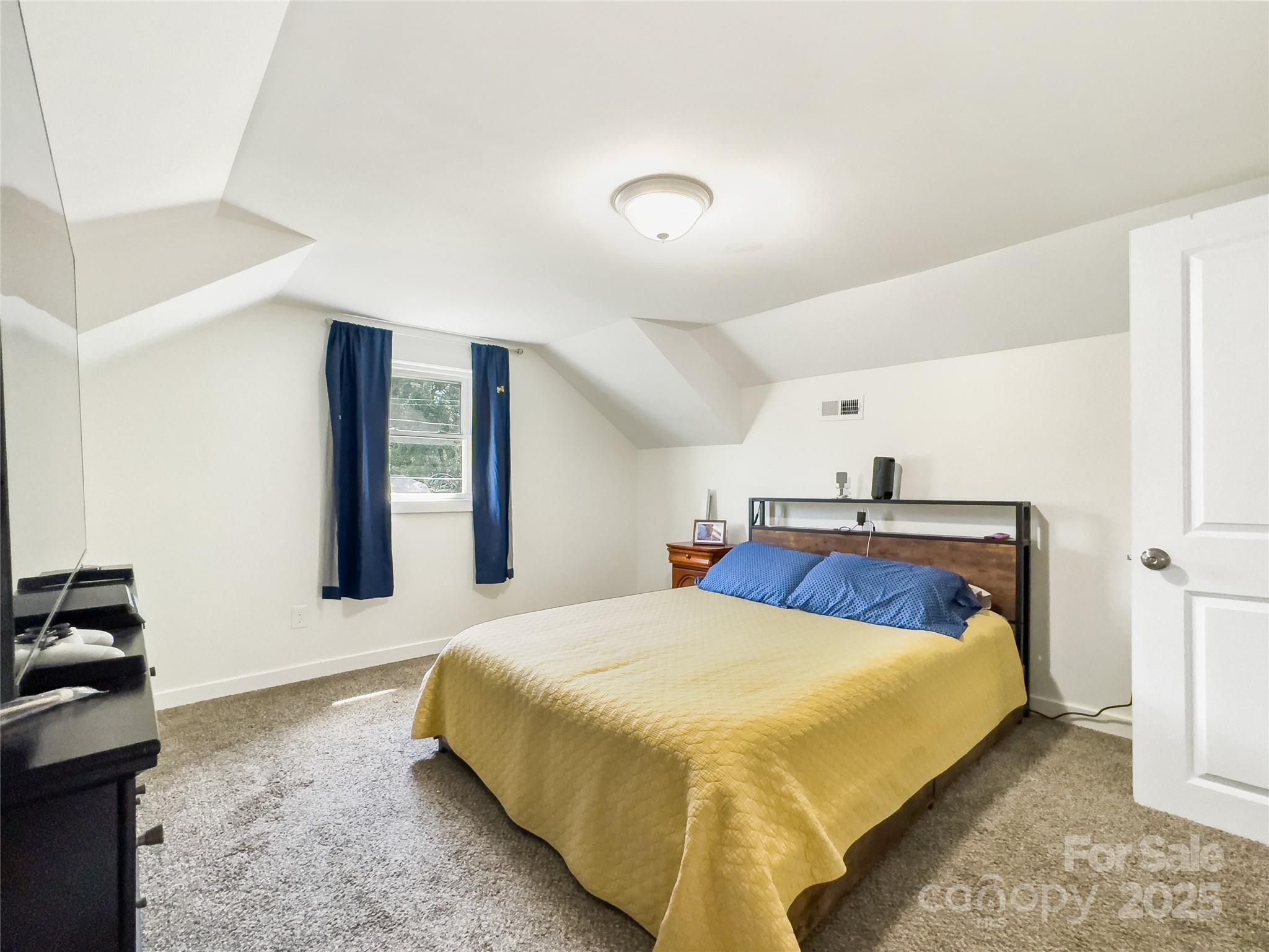 1112 W 5th Avenue Property Photo 25