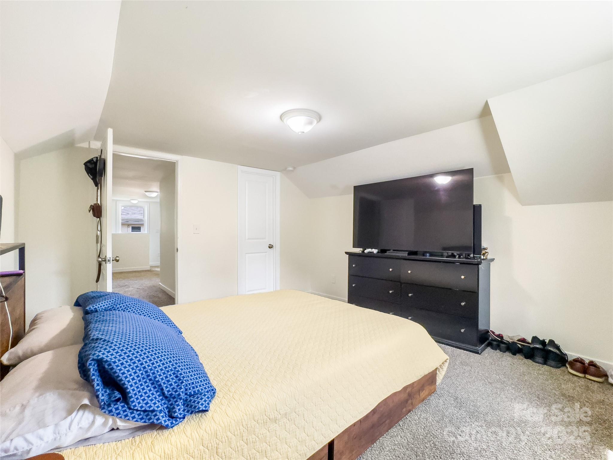 1112 W 5th Avenue Property Photo 26