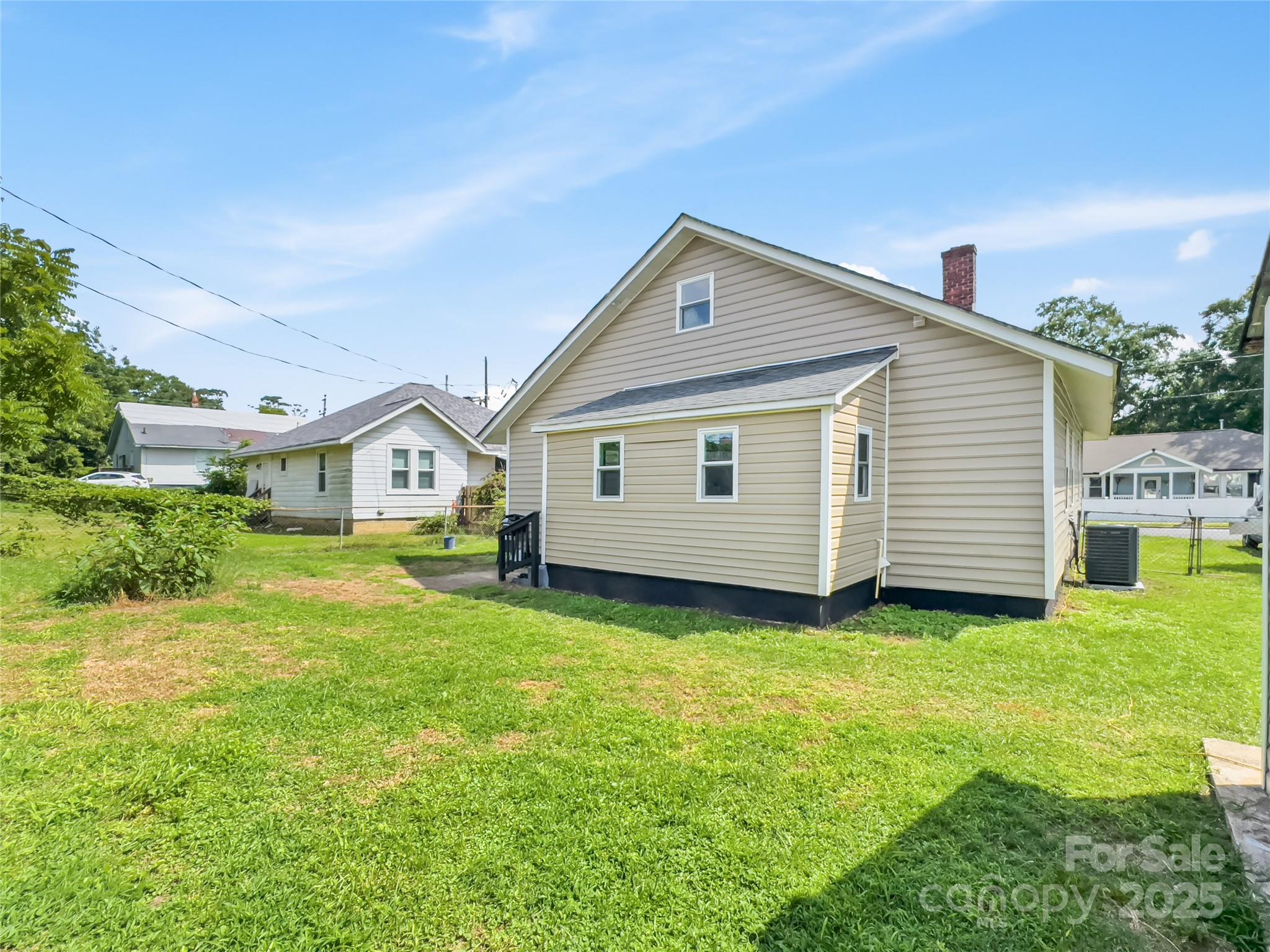 1112 W 5th Avenue Property Photo 32