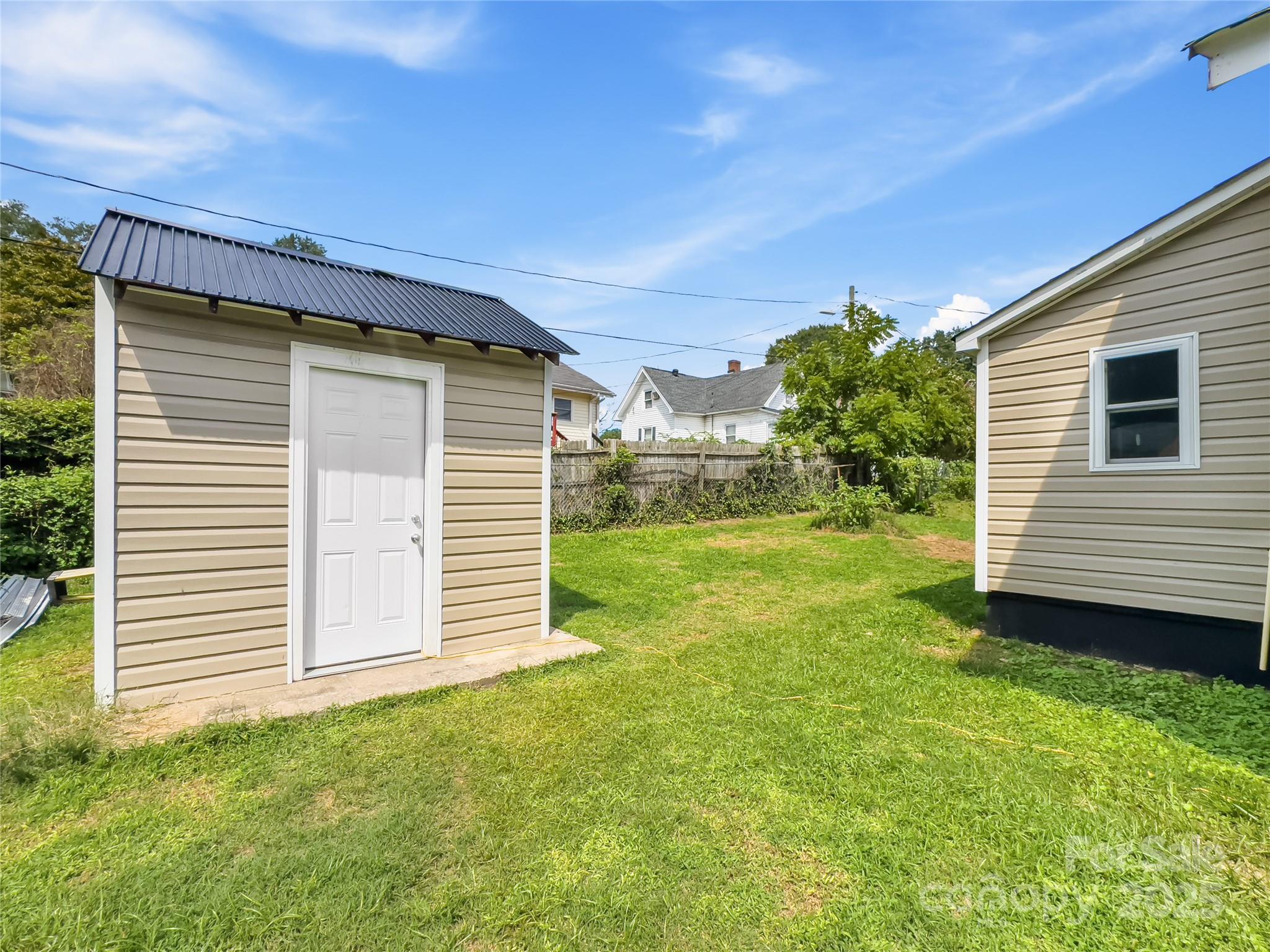 1112 W 5th Avenue Property Photo 33