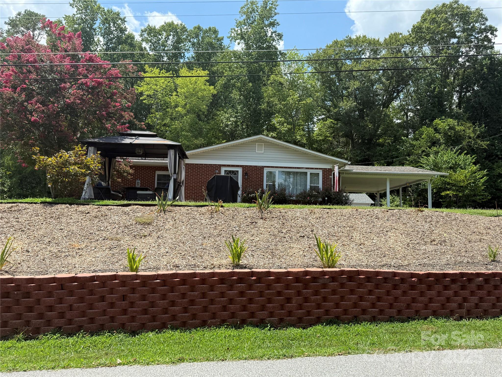 108 Scott Street Property Photo 1