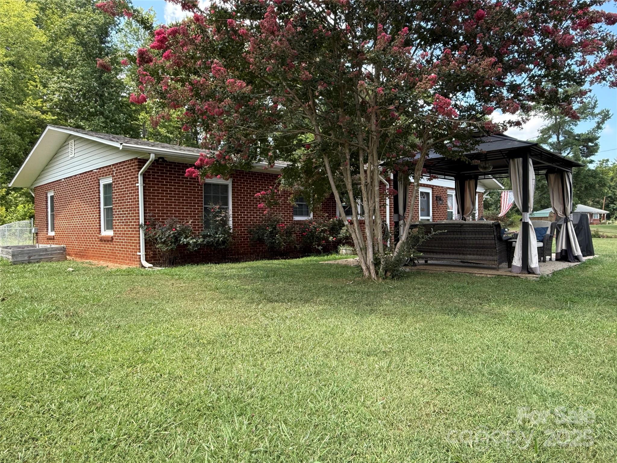 108 Scott Street Property Photo 2