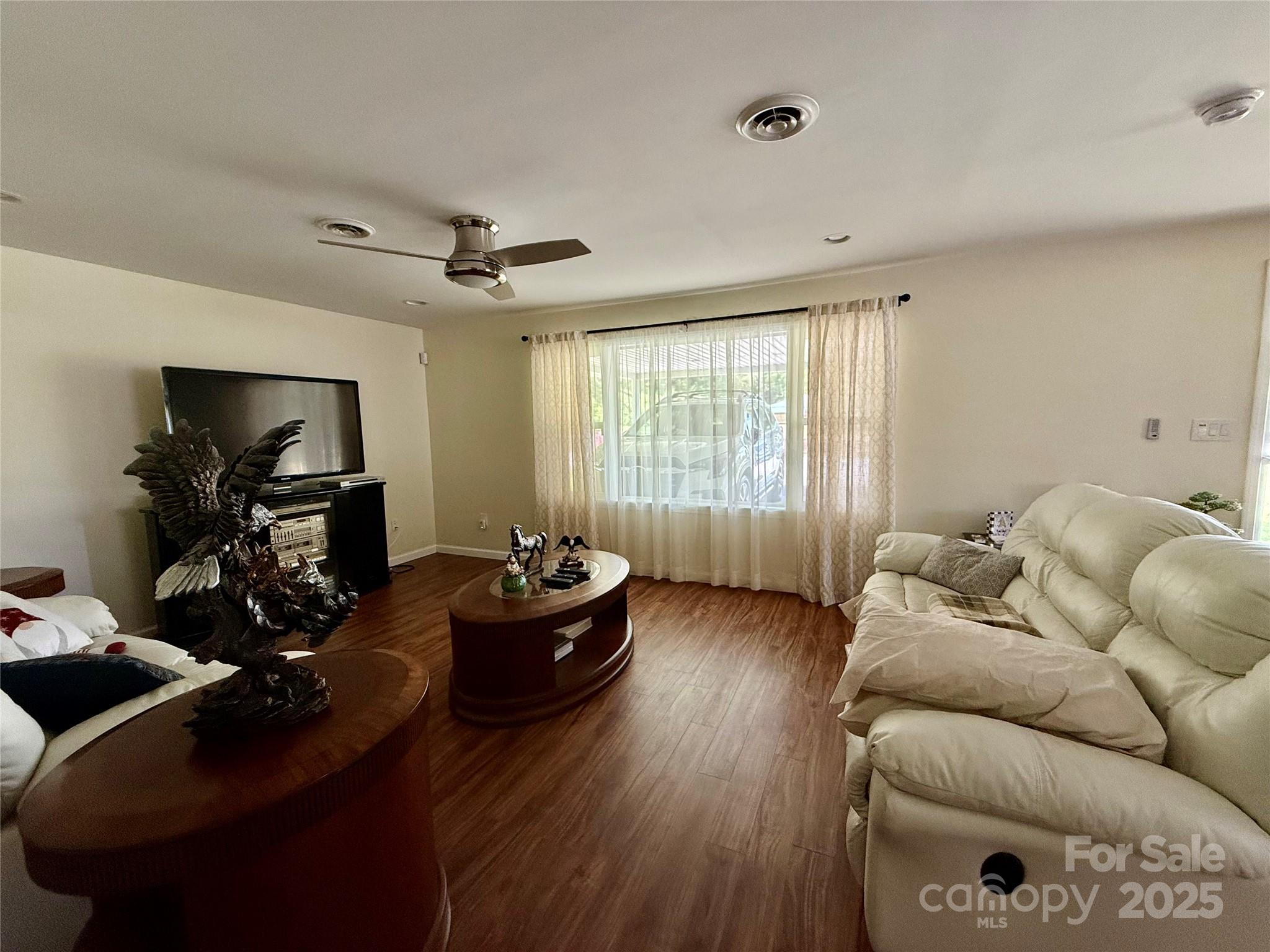 108 Scott Street Property Photo 6