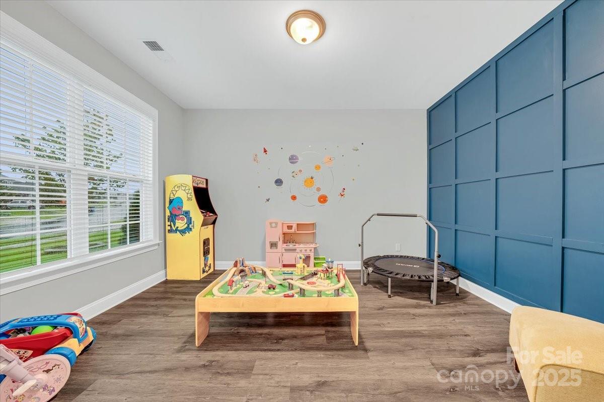 172 Caversham Drive Property Photo 4