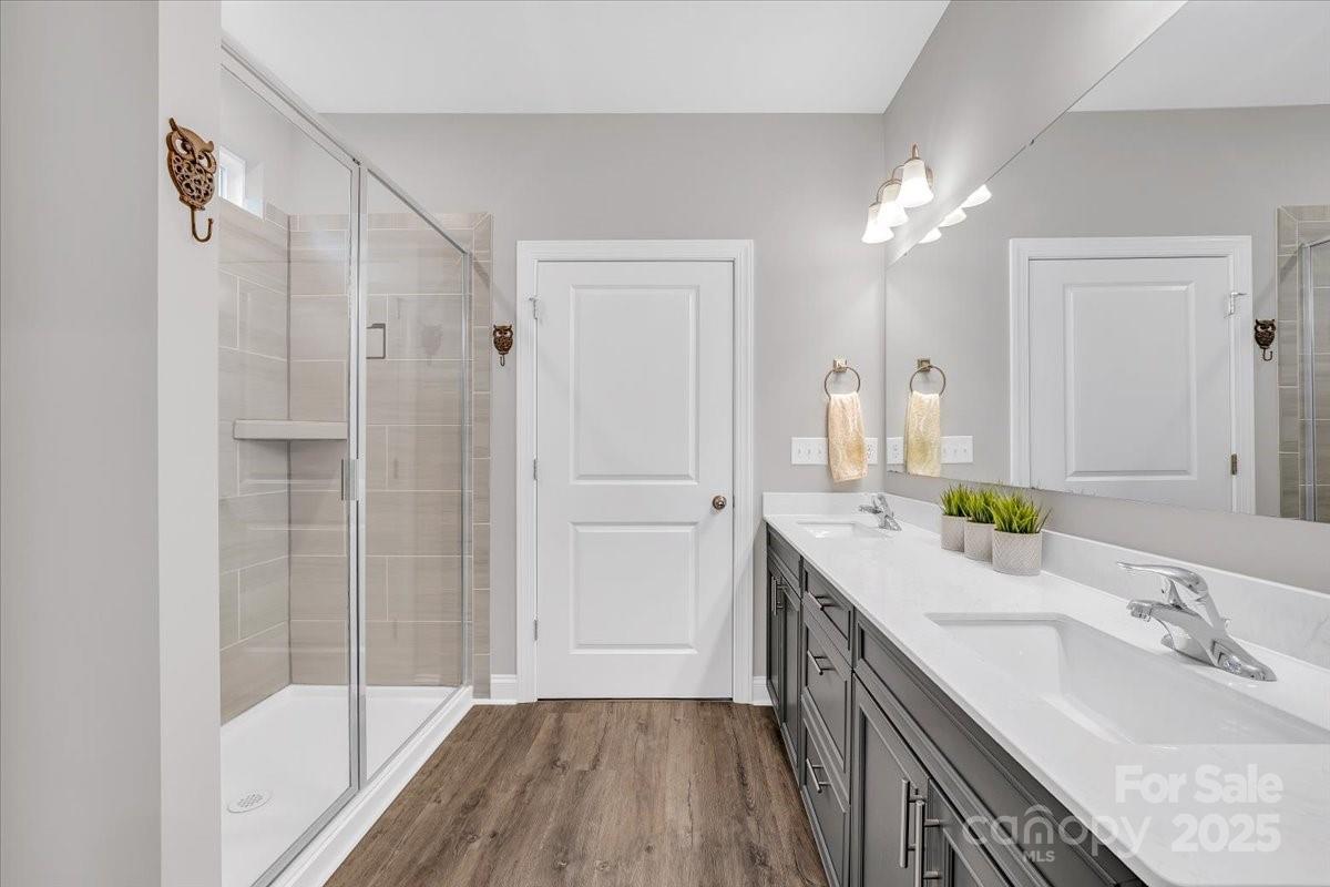 172 Caversham Drive Property Photo 17