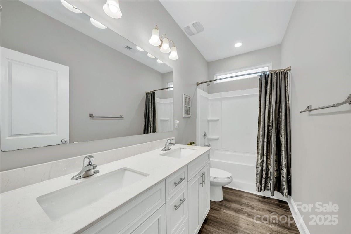 172 Caversham Drive Property Photo 23