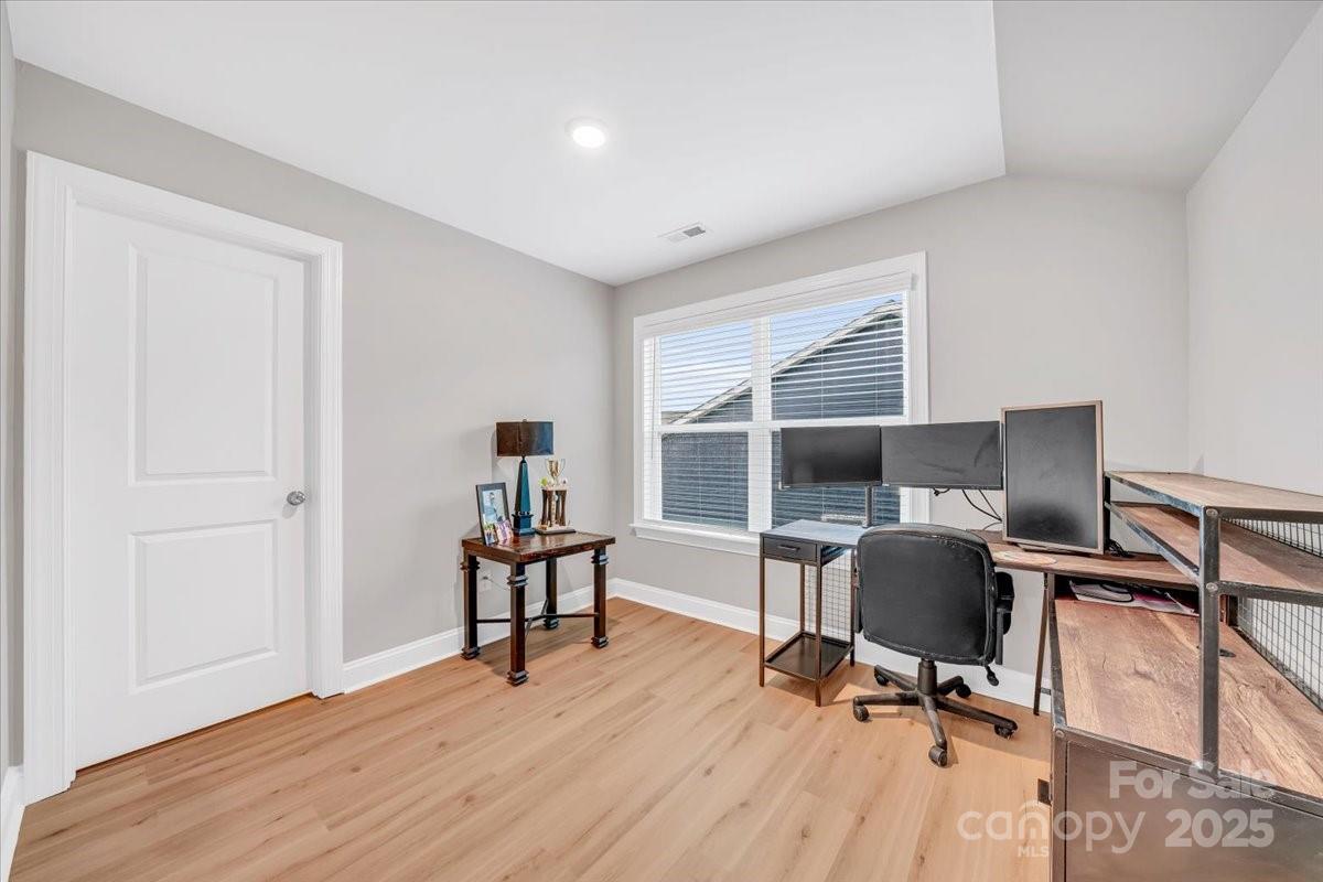 172 Caversham Drive Property Photo 29