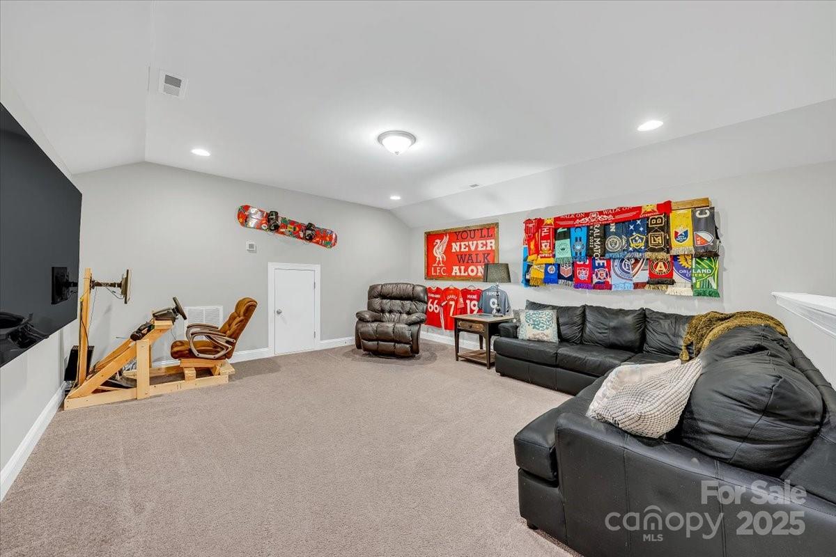 172 Caversham Drive Property Photo 31