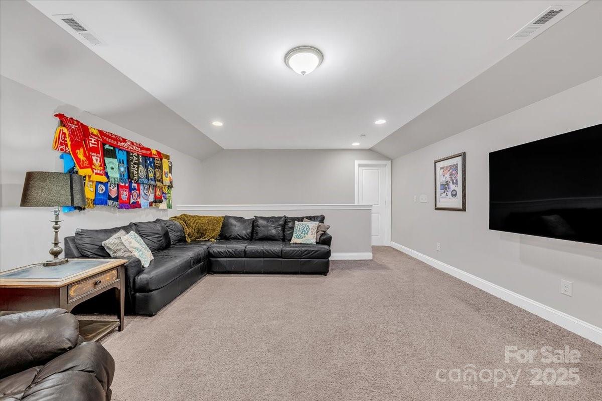 172 Caversham Drive Property Photo 32