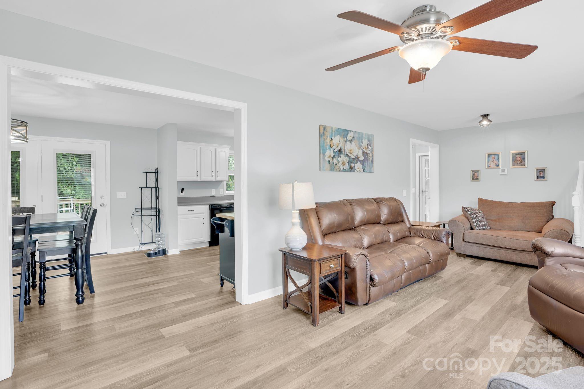 10425 Idlewild Road Property Photo 3