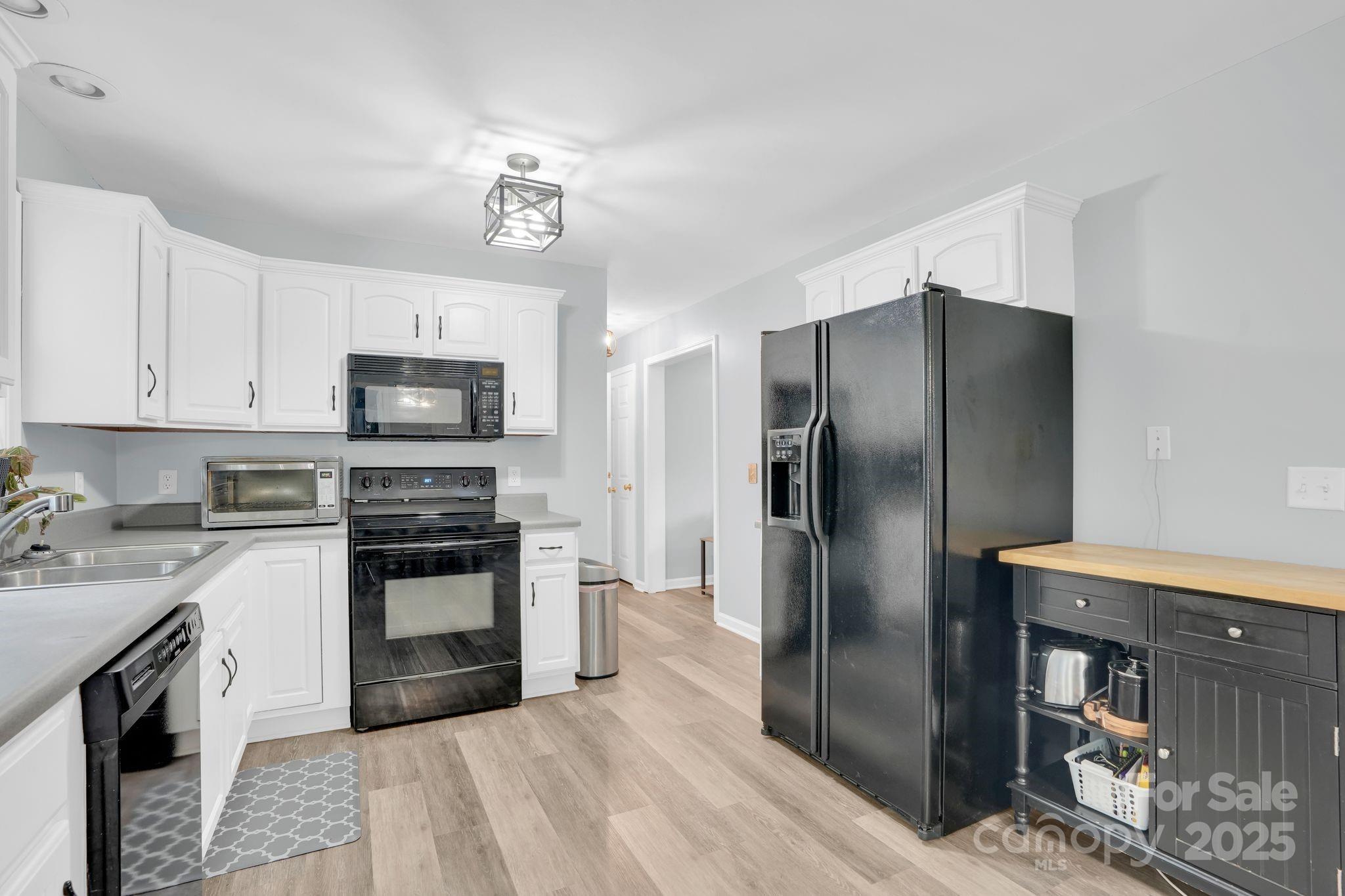 10425 Idlewild Road Property Photo 6