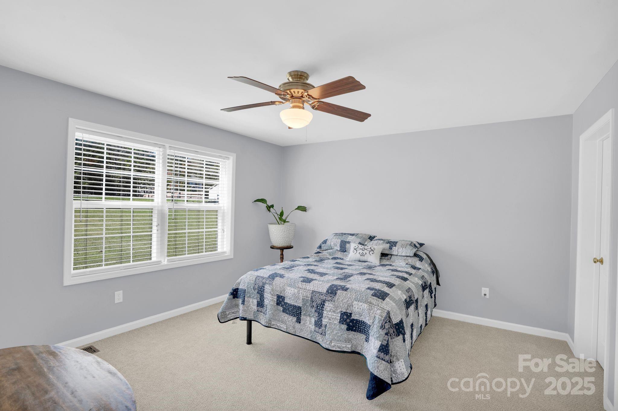 10425 Idlewild Road Property Photo 7