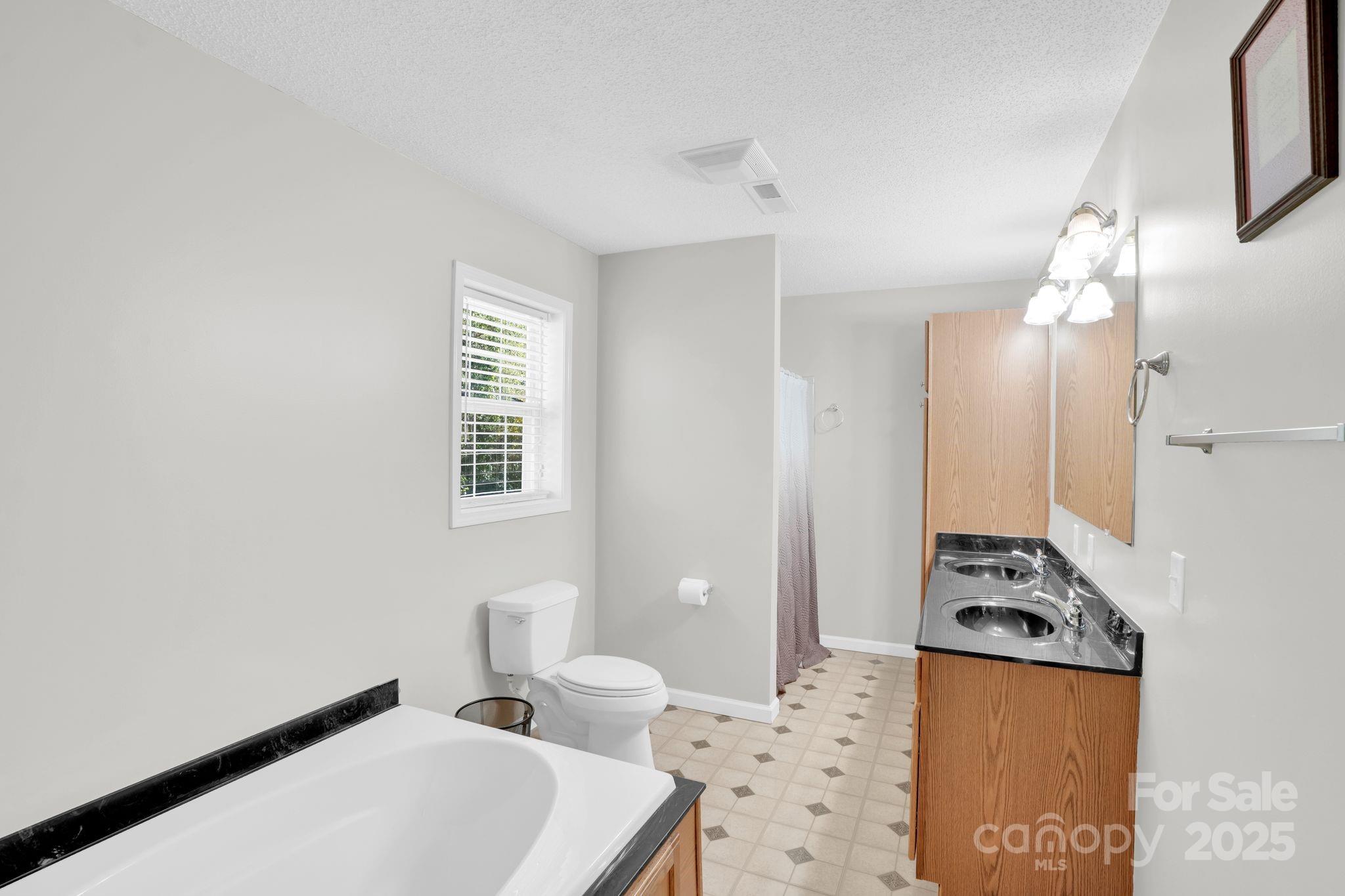 10425 Idlewild Road Property Photo 14