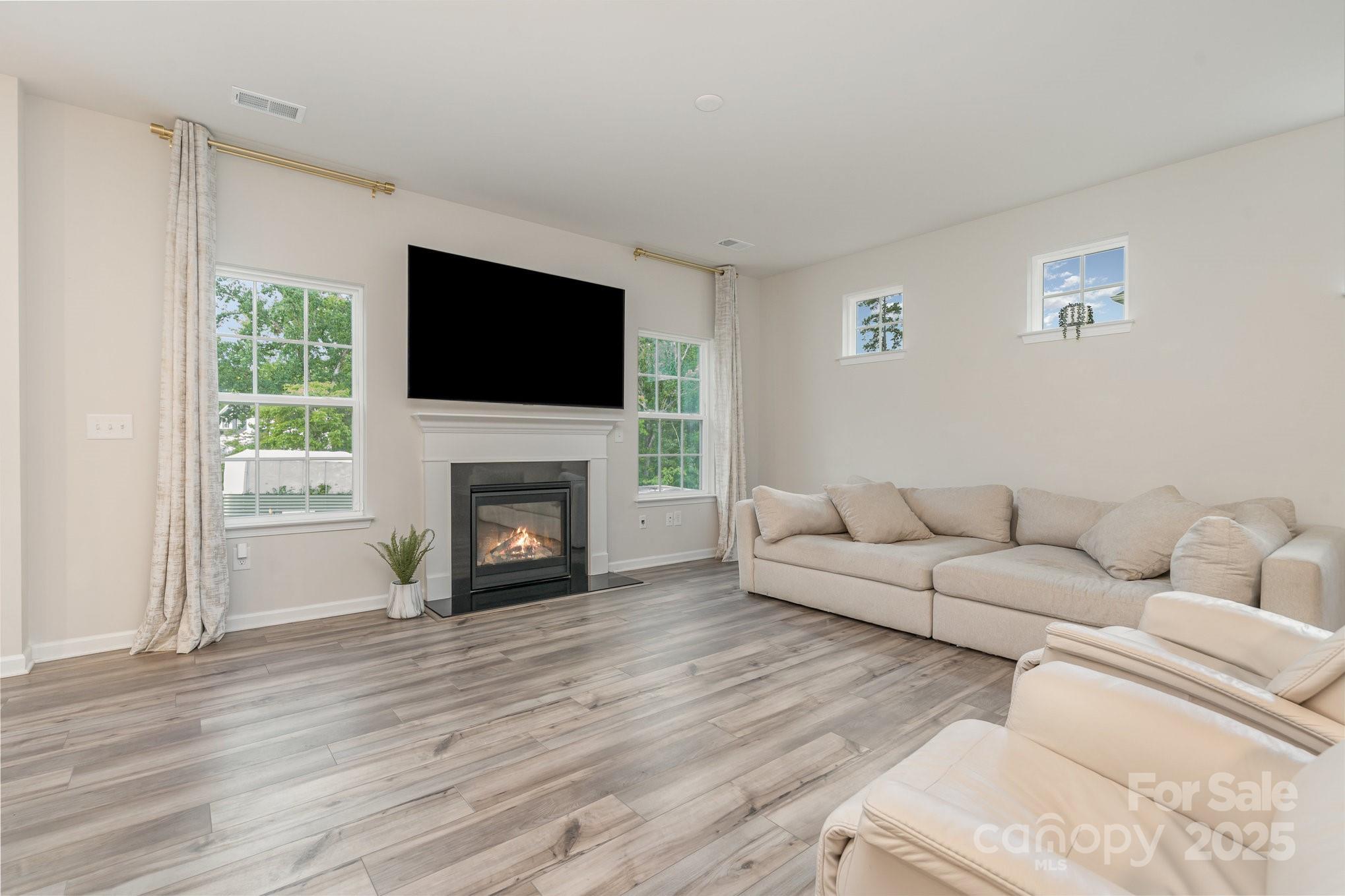 18026 Stark Way Property Photo 3