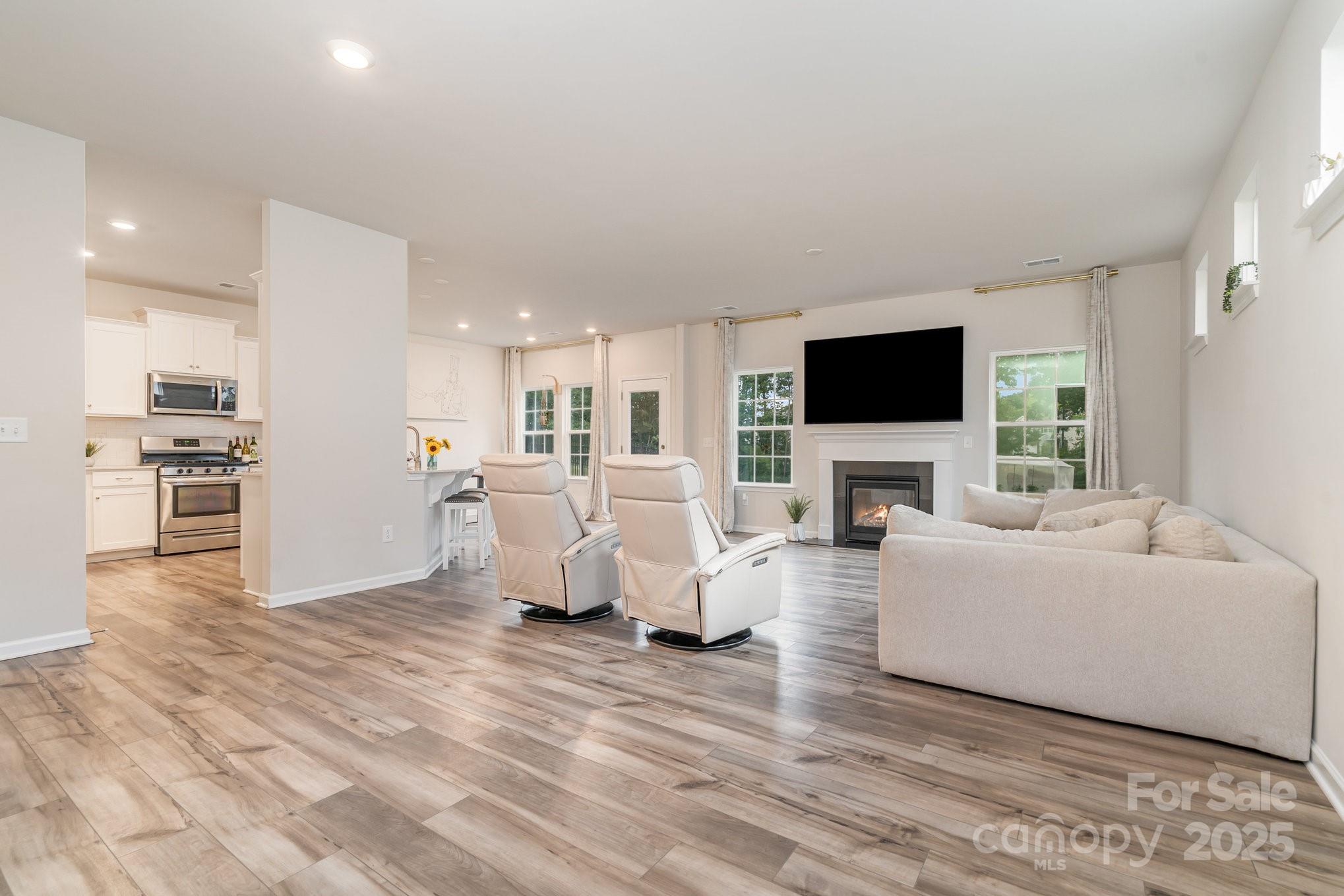 18026 Stark Way Property Photo 4