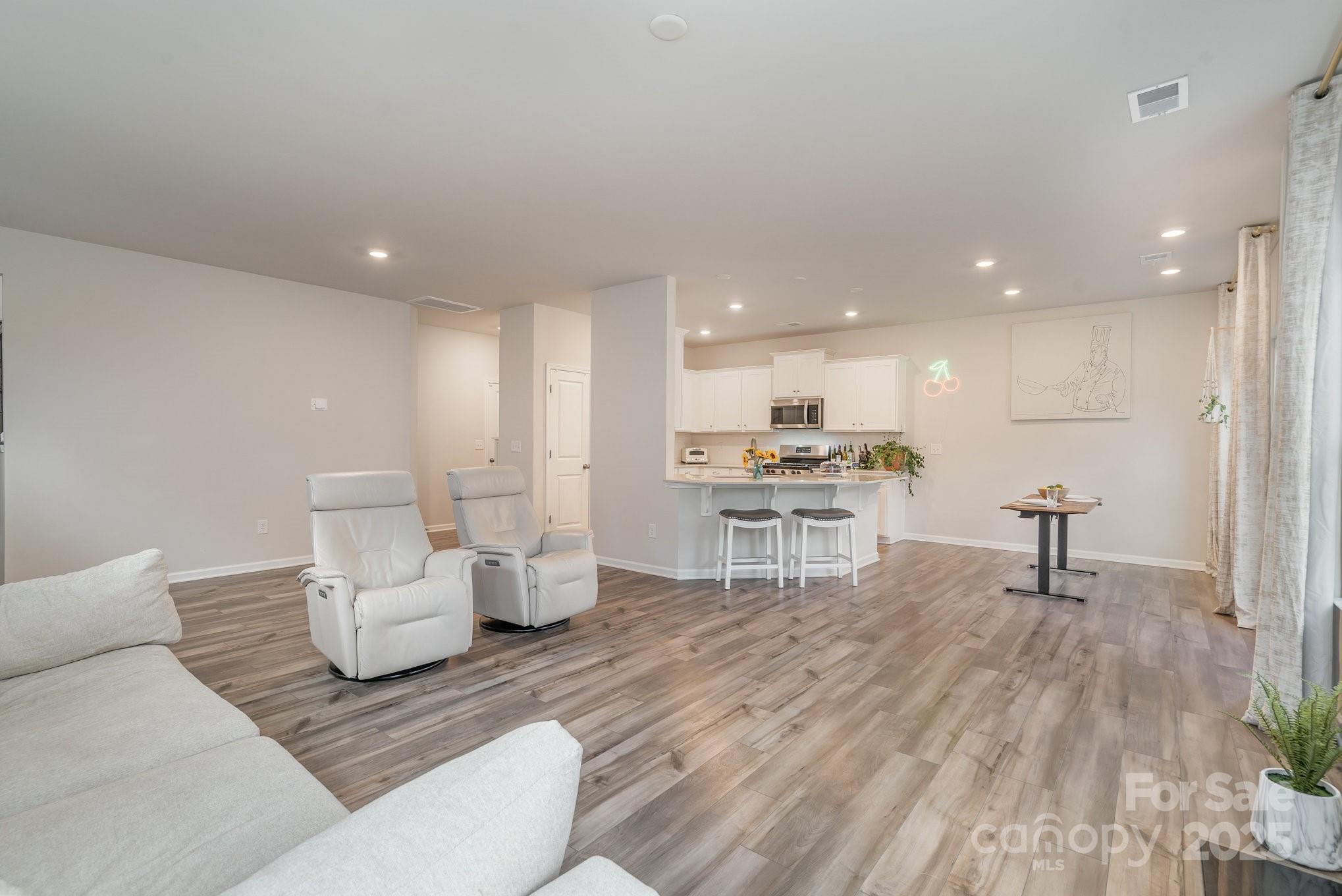 18026 Stark Way Property Photo 5