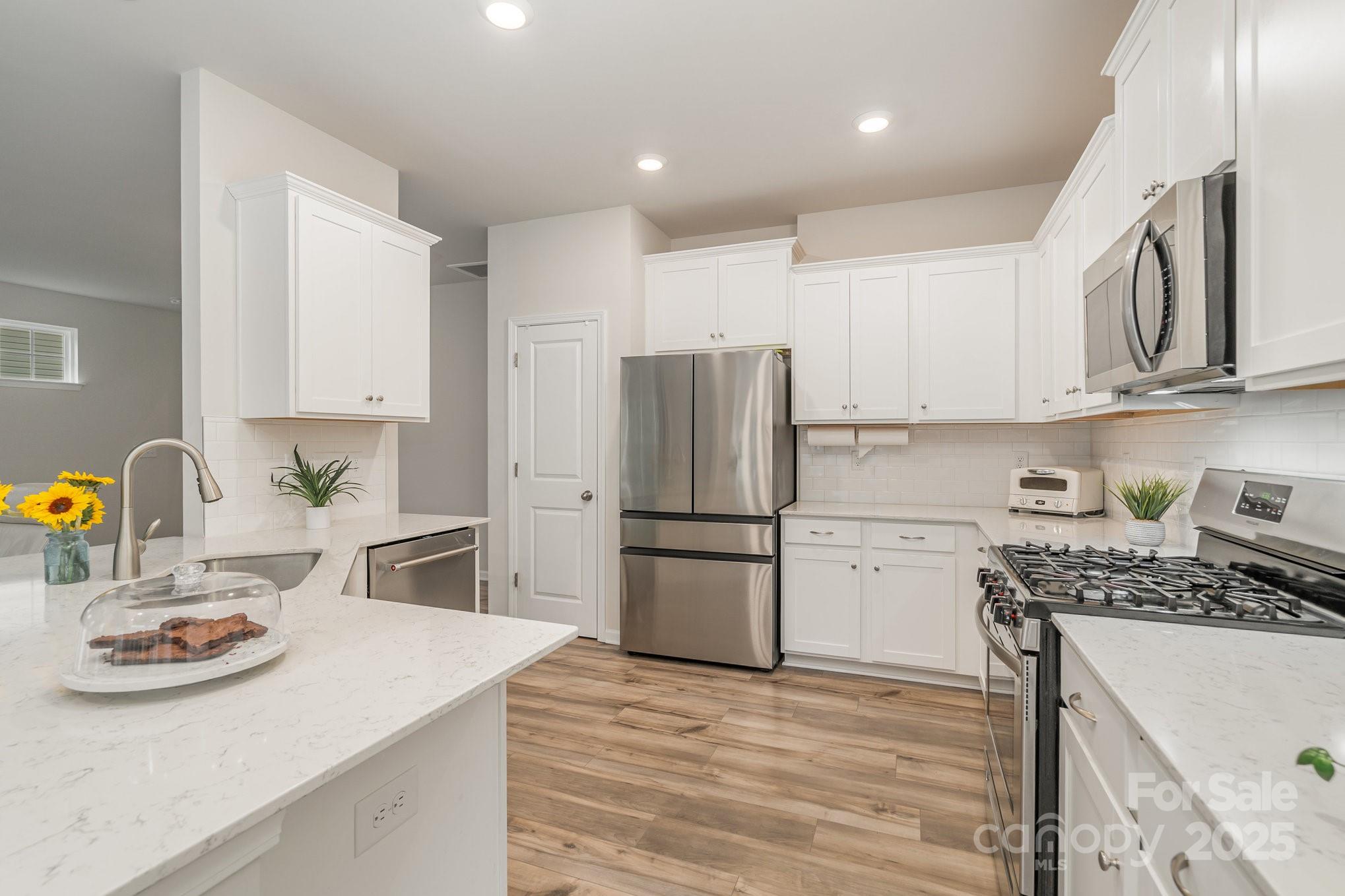 18026 Stark Way Property Photo 7